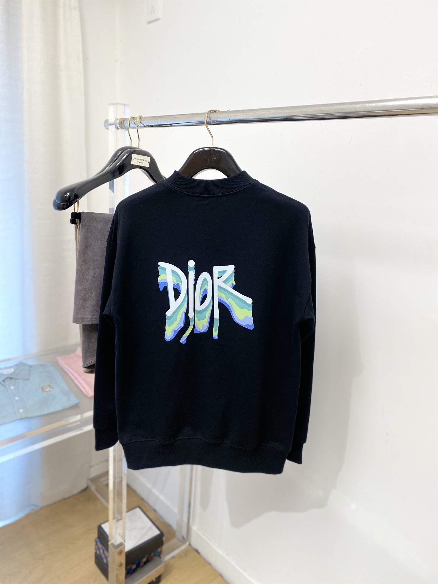 支持年后退换！ 迪奥、2025新品卫衣，时尚帅气，简约百搭款，胸前精致刺绣字母logo，定制原版面料，不