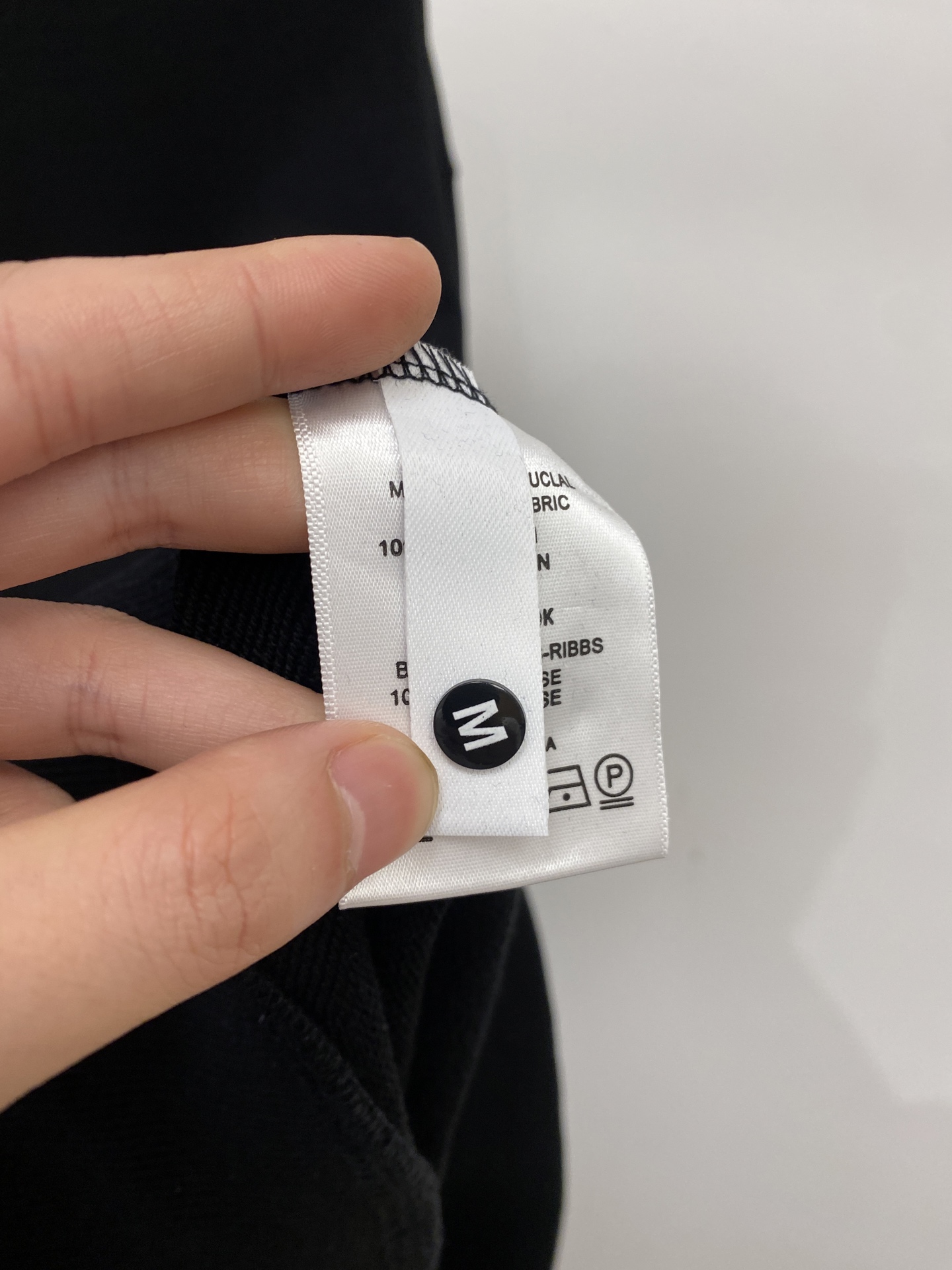 支持年后退换！ 路易威登、2025新品卫衣，时尚帅气，简约百搭款，胸前精致刺绣字母logo，定制原版面料