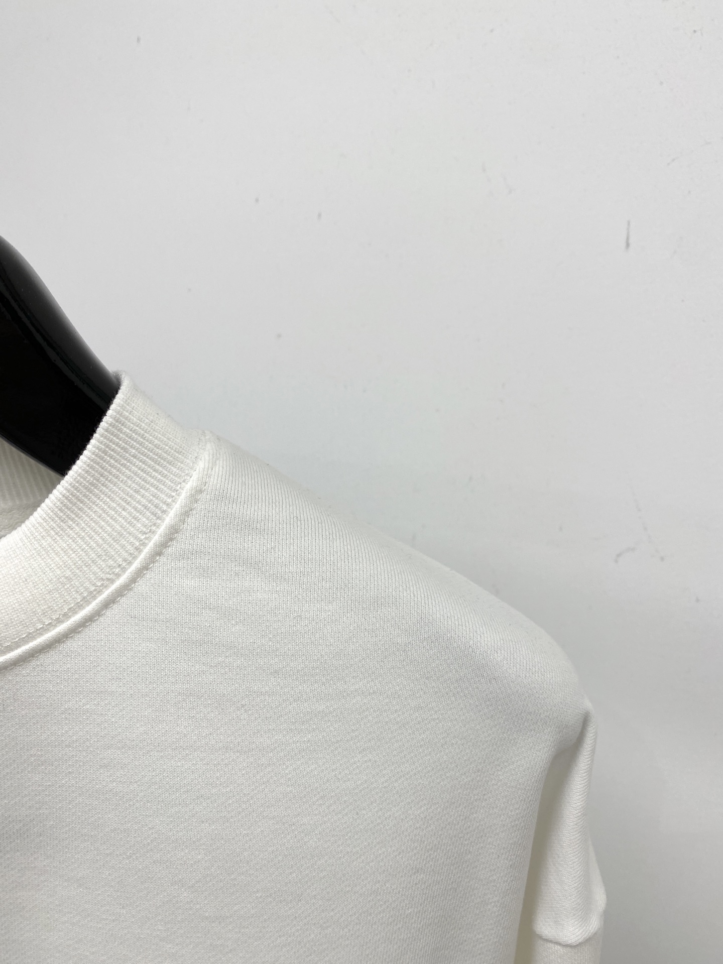 支持年后退换！ 迪奥、2025新品卫衣，时尚帅气，简约百搭款，胸前精致刺绣字母logo，定制原版面料，不