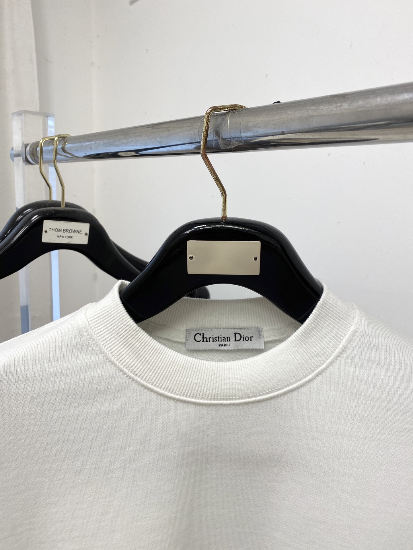 支持年后退换！ 迪奥、2025新品卫衣，时尚帅气，简约百搭款，胸前精致刺绣字母logo，定制原版面料，不