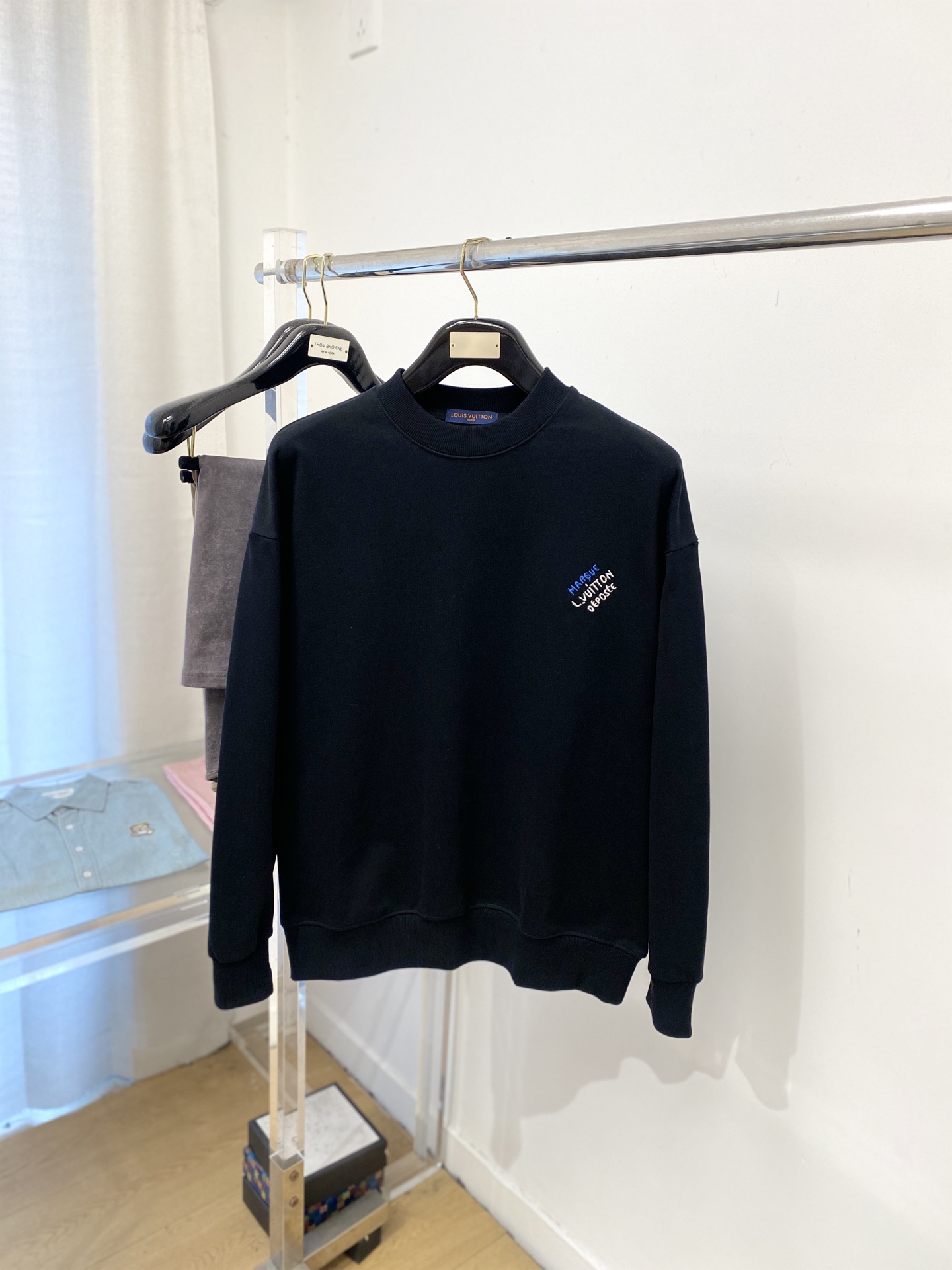 支持年后退换！ 路易威登、2025新品卫衣，时尚帅气，简约百搭款，胸前精致刺绣字母logo，定制原版面料