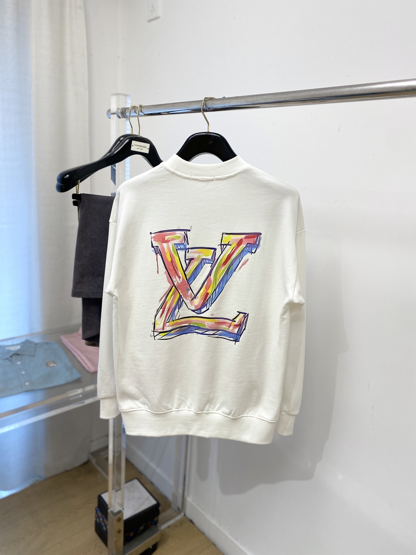 支持年后退换！ 路易威登、2025新品卫衣，时尚帅气，简约百搭款，胸前精致刺绣字母logo，定制原版面料