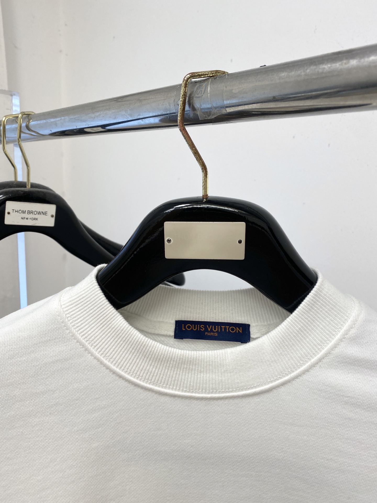 支持年后退换！ 路易威登、2025新品卫衣，时尚帅气，简约百搭款，胸前精致刺绣字母logo，定制原版面料