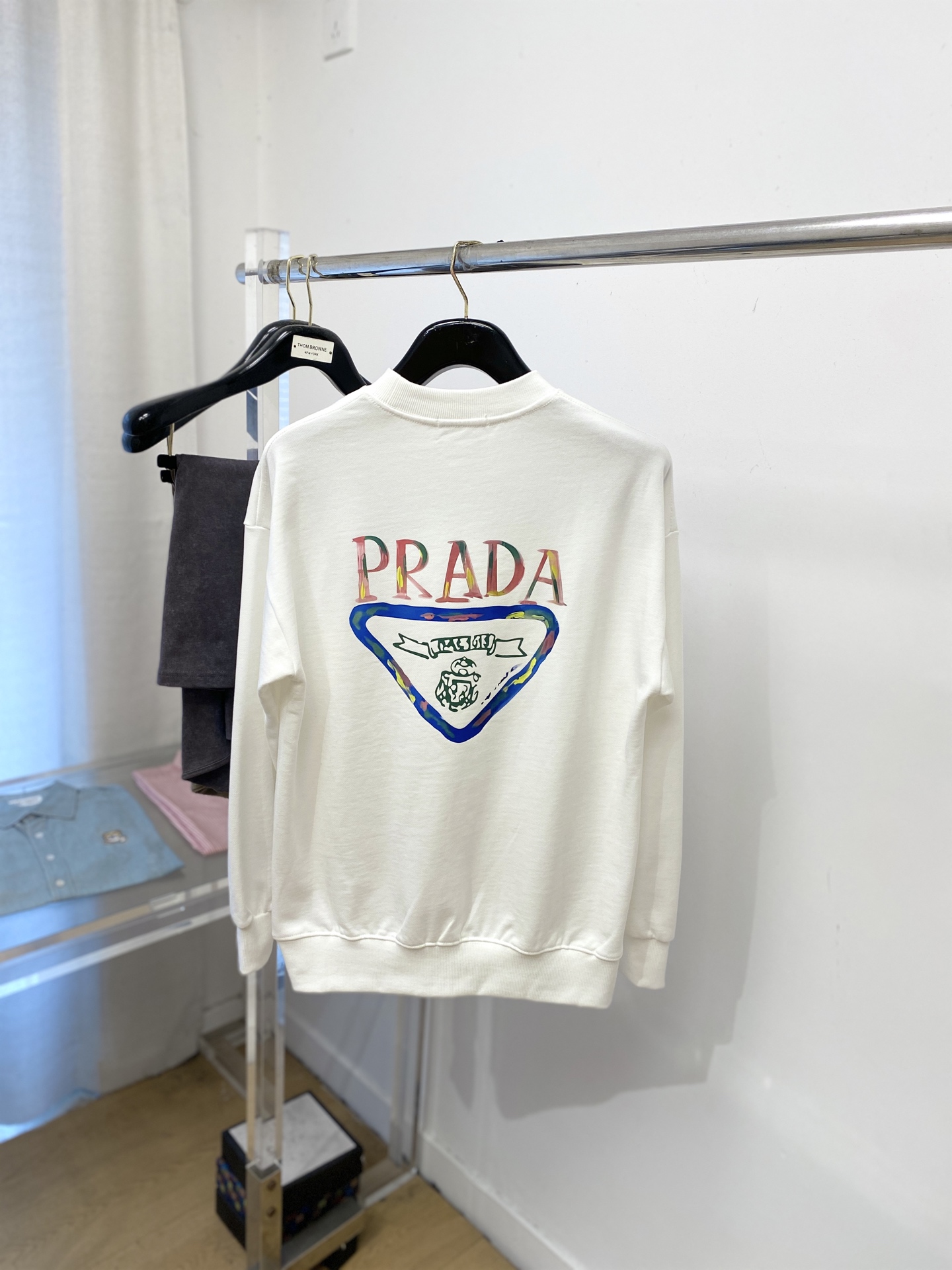 支持年后退换！ 普拉达、2025新品卫衣，时尚帅气，简约百搭款，胸前精致刺绣字母logo，定制原版面料，