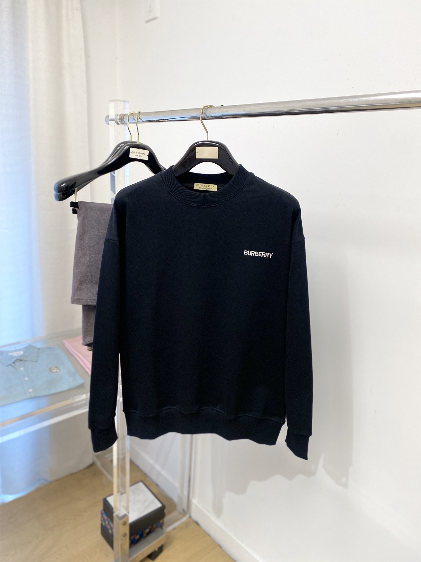 支持年后退换！ 巴宝莉、2025新品卫衣，时尚帅气，简约百搭款，胸前精致刺绣字母logo，定制原版面料，