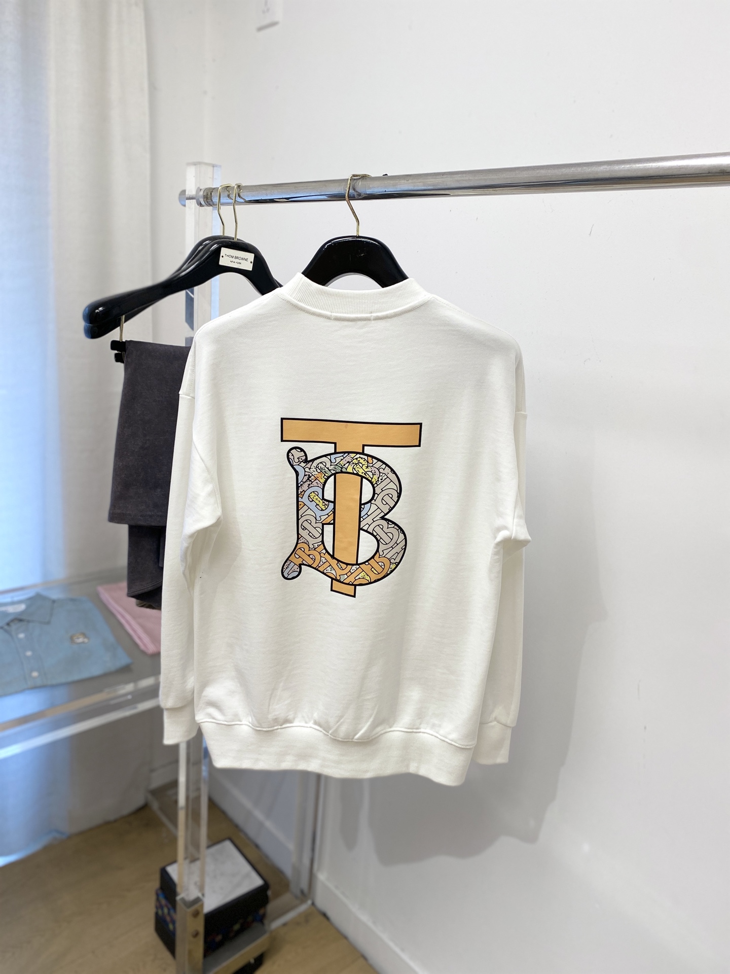 支持年后退换！ 巴宝莉、2025新品卫衣，时尚帅气，简约百搭款，胸前精致刺绣字母logo，定制原版面料，