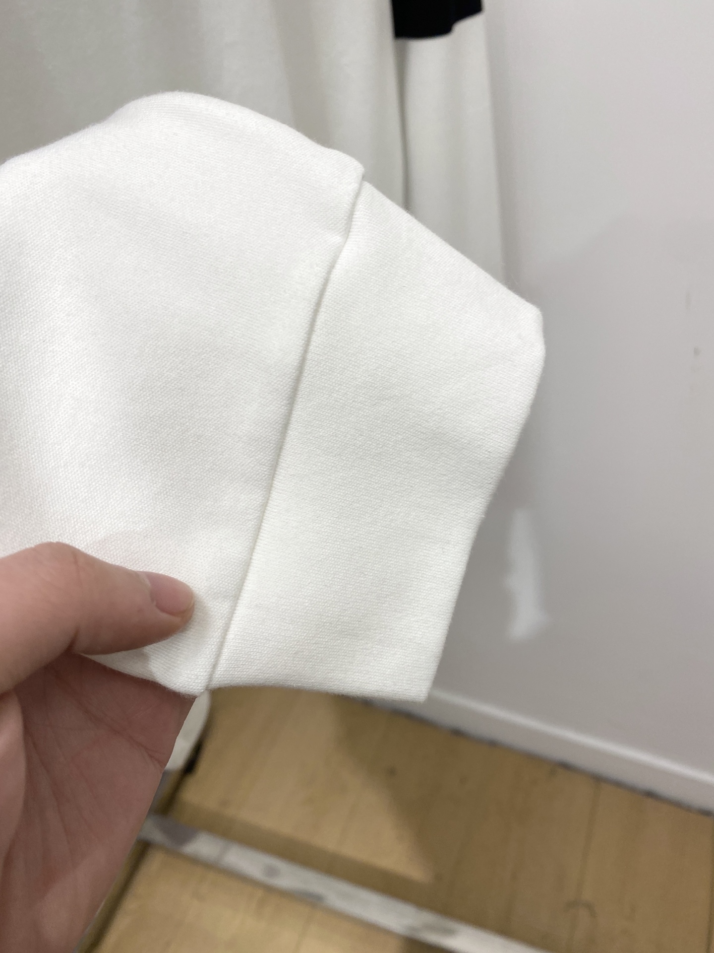 支持年后退换！ 普拉达、2025新品长袖，时尚帅气，简约百搭款，胸前五金装饰三角标logo，定制原版面料