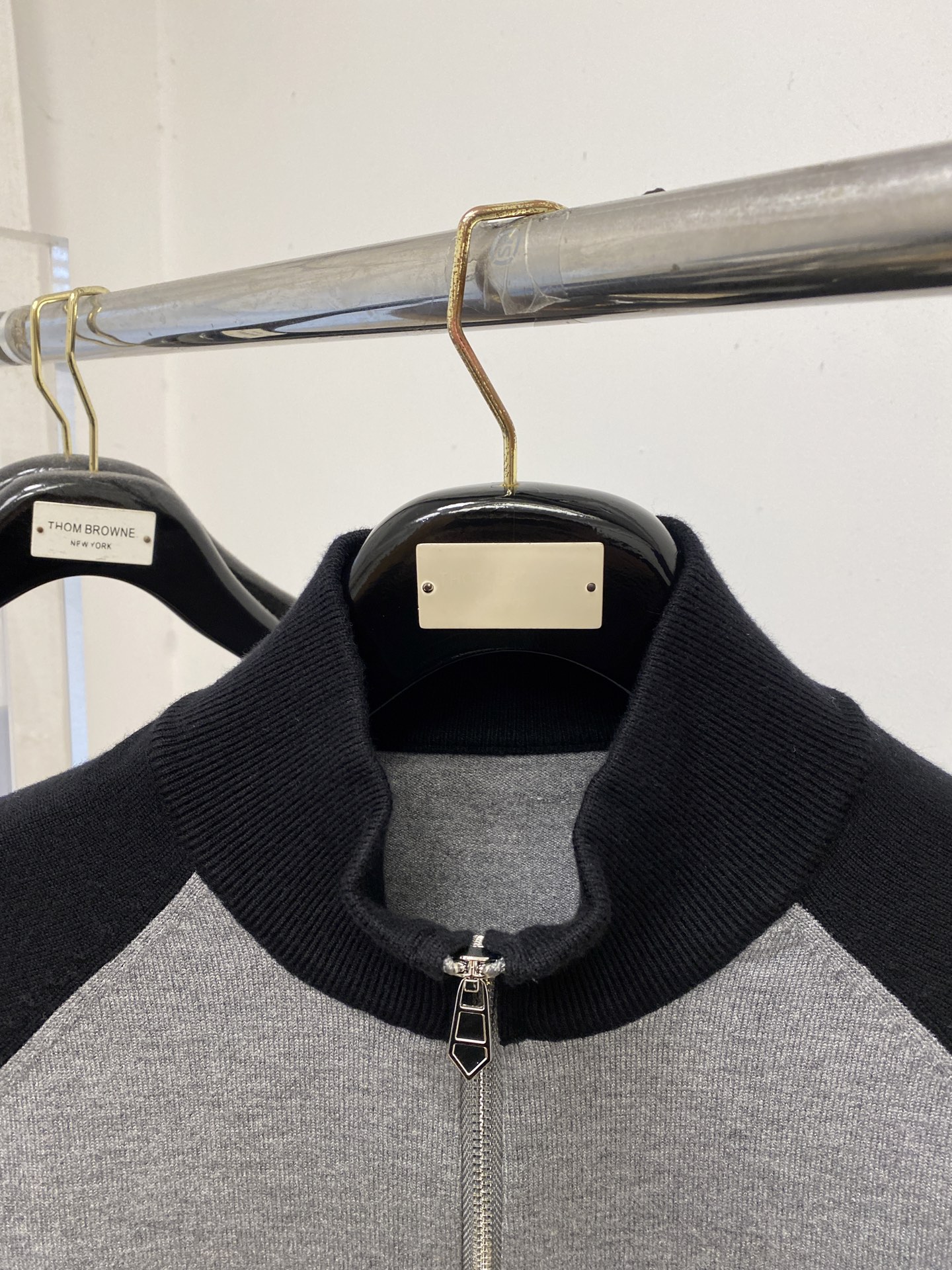 支持年后退换！ 路易威登、2025新品羊毛衣外套 具有手感细腻柔软，可直接与肌肤接触，让暖心的纱线变化出