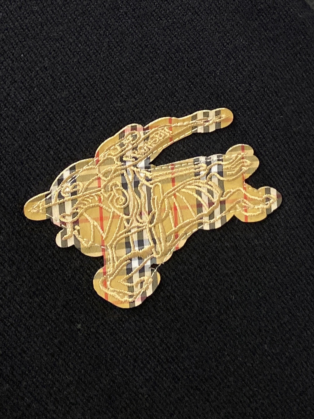 支持年后退换！ 巴宝莉、2025新品羊毛衣外套 具有手感细腻柔软，可直接与肌肤接触，让暖心的纱线变化出细