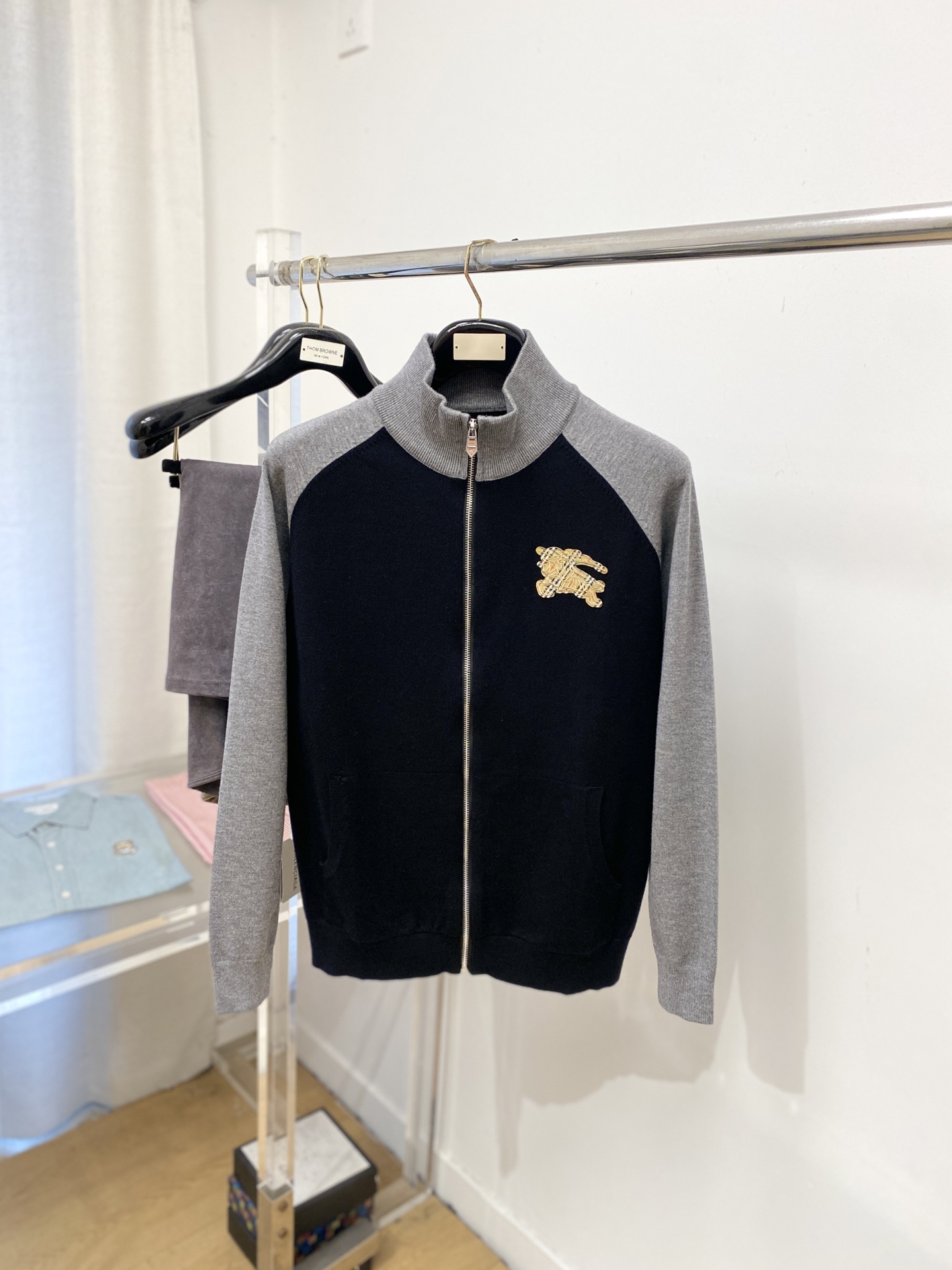 支持年后退换！ 巴宝莉、2025新品羊毛衣外套 具有手感细腻柔软，可直接与肌肤接触，让暖心的纱线变化出细