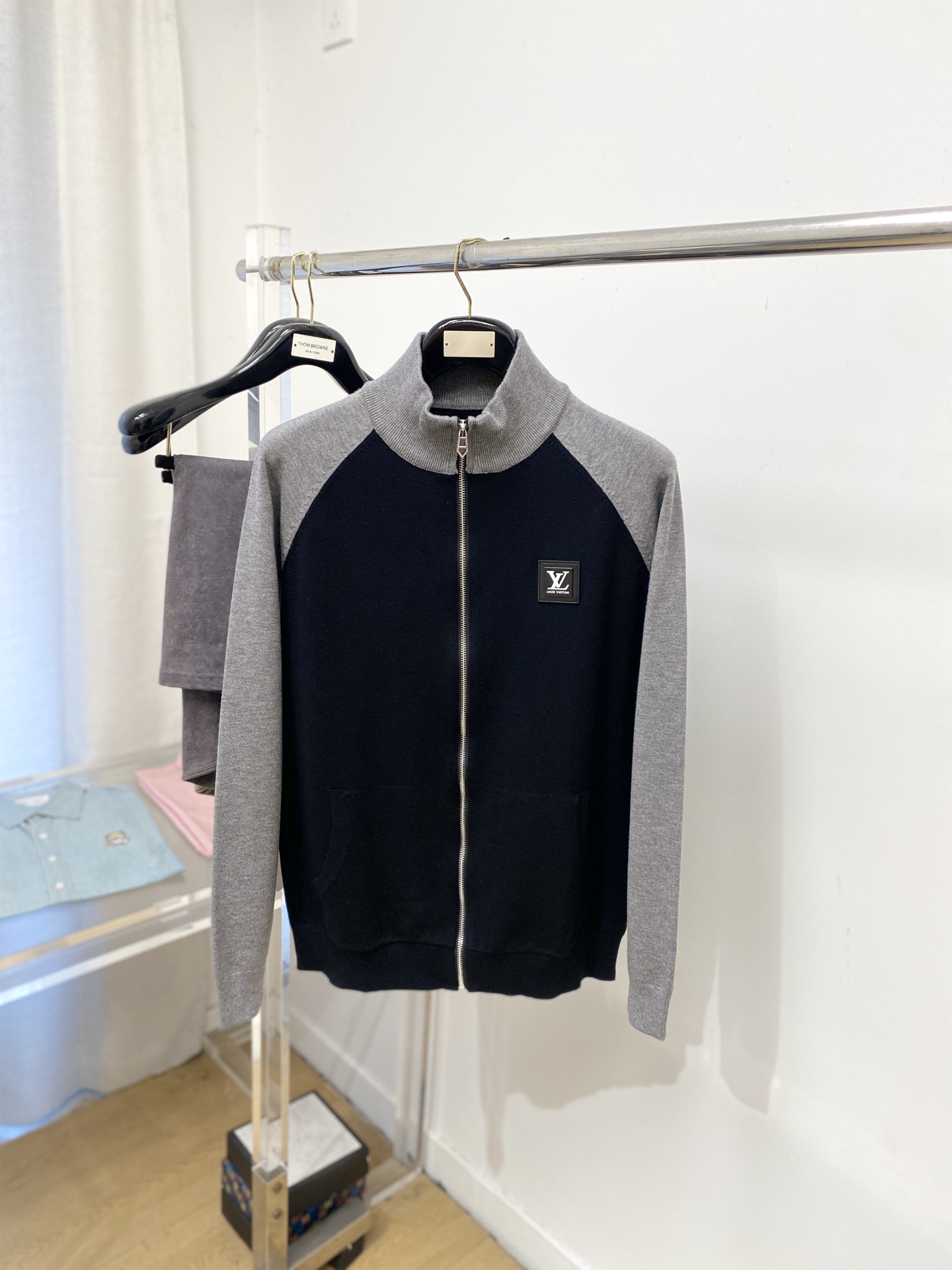 支持年后退换！ 路易威登、2025新品羊毛衣外套 具有手感细腻柔软，可直接与肌肤接触，让暖心的纱线变化出