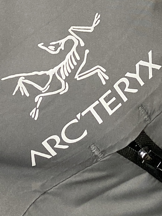 🌾退换始祖鸟、2025最新款男士轻薄羽绒服、面料柔软舒适 ．上身版型超赞 ．拉链．辅料都是客供 、进口面