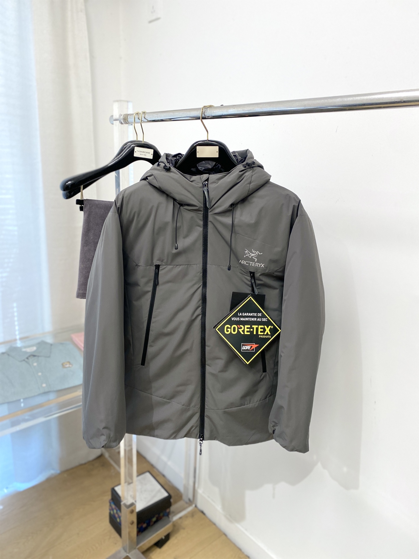 🌾退换始祖鸟、2025最新款男士轻薄羽绒服、面料柔软舒适 ．上身版型超赞 ．拉链．辅料都是客供 、进口面