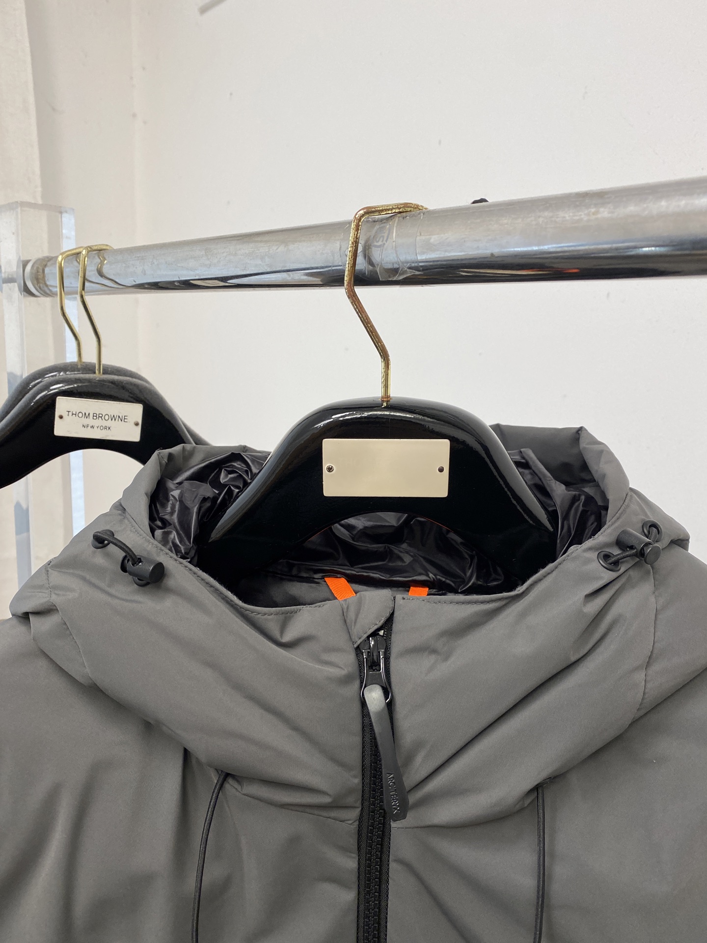 🌾退换始祖鸟、2025最新款男士轻薄羽绒服、面料柔软舒适 ．上身版型超赞 ．拉链．辅料都是客供 、进口面