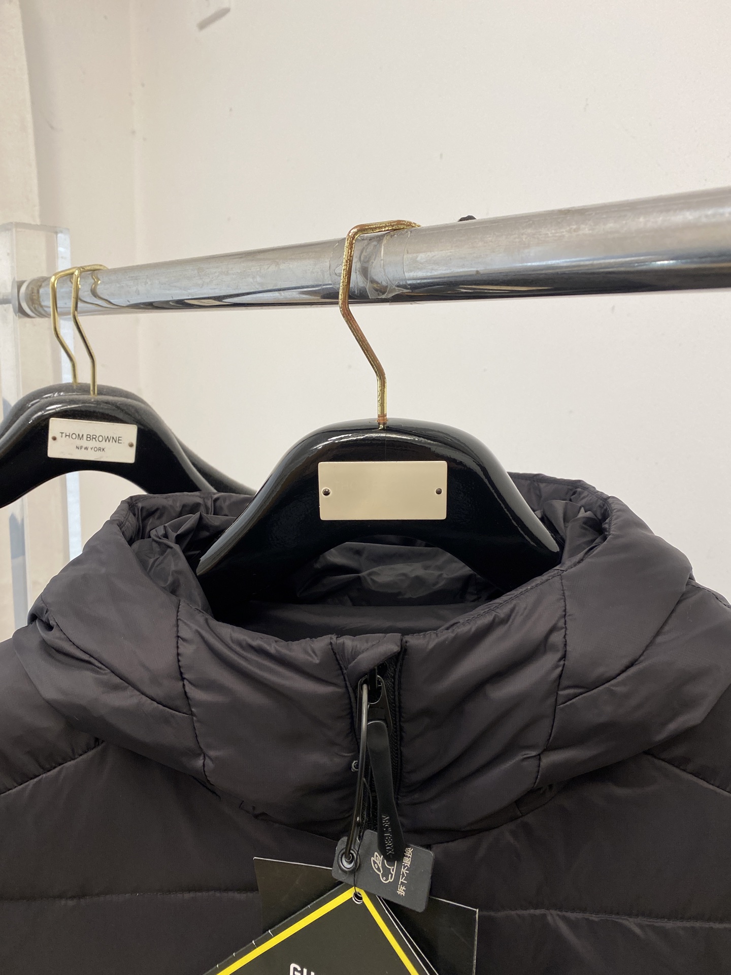 🌾退换始祖鸟、2025最新款男士轻薄羽绒服、面料柔软舒适 ．上身版型超赞 ．拉链．辅料都是客供 、进口面