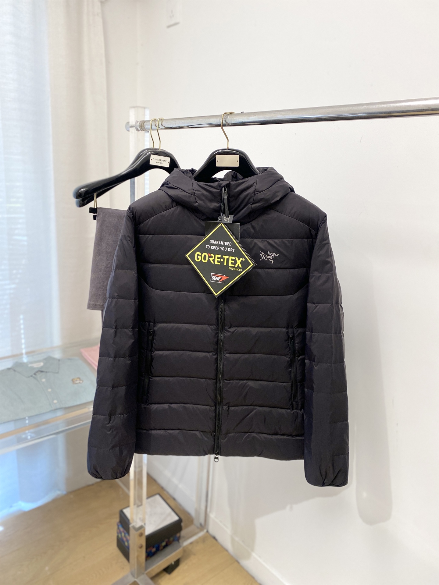 🌾退换始祖鸟、2025最新款男士轻薄羽绒服、面料柔软舒适 ．上身版型超赞 ．拉链．辅料都是客供 、进口面