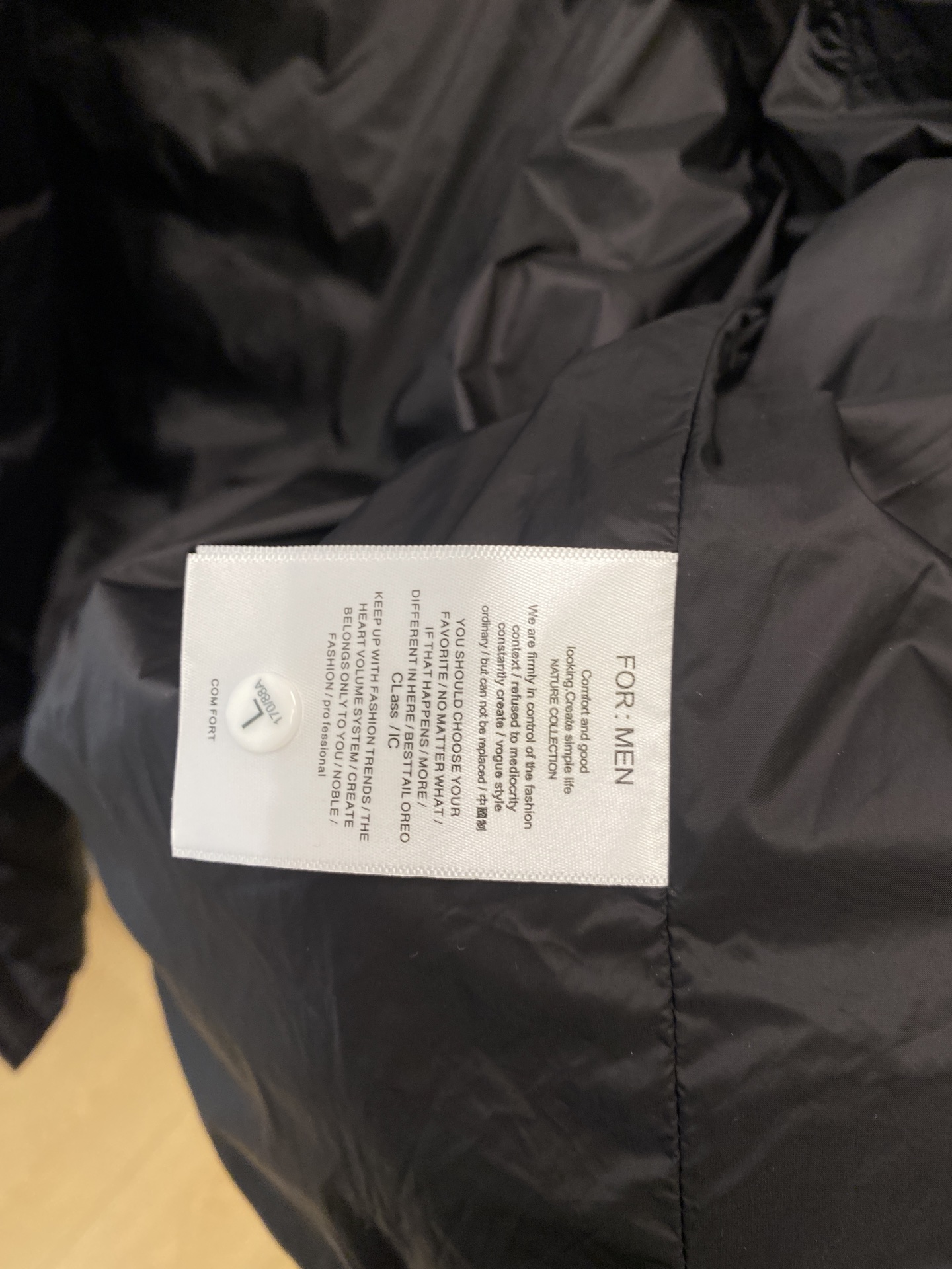 🌾退换始祖鸟、2025最新款男士轻薄羽绒服、面料柔软舒适 ．上身版型超赞 ．拉链．辅料都是客供 、进口面