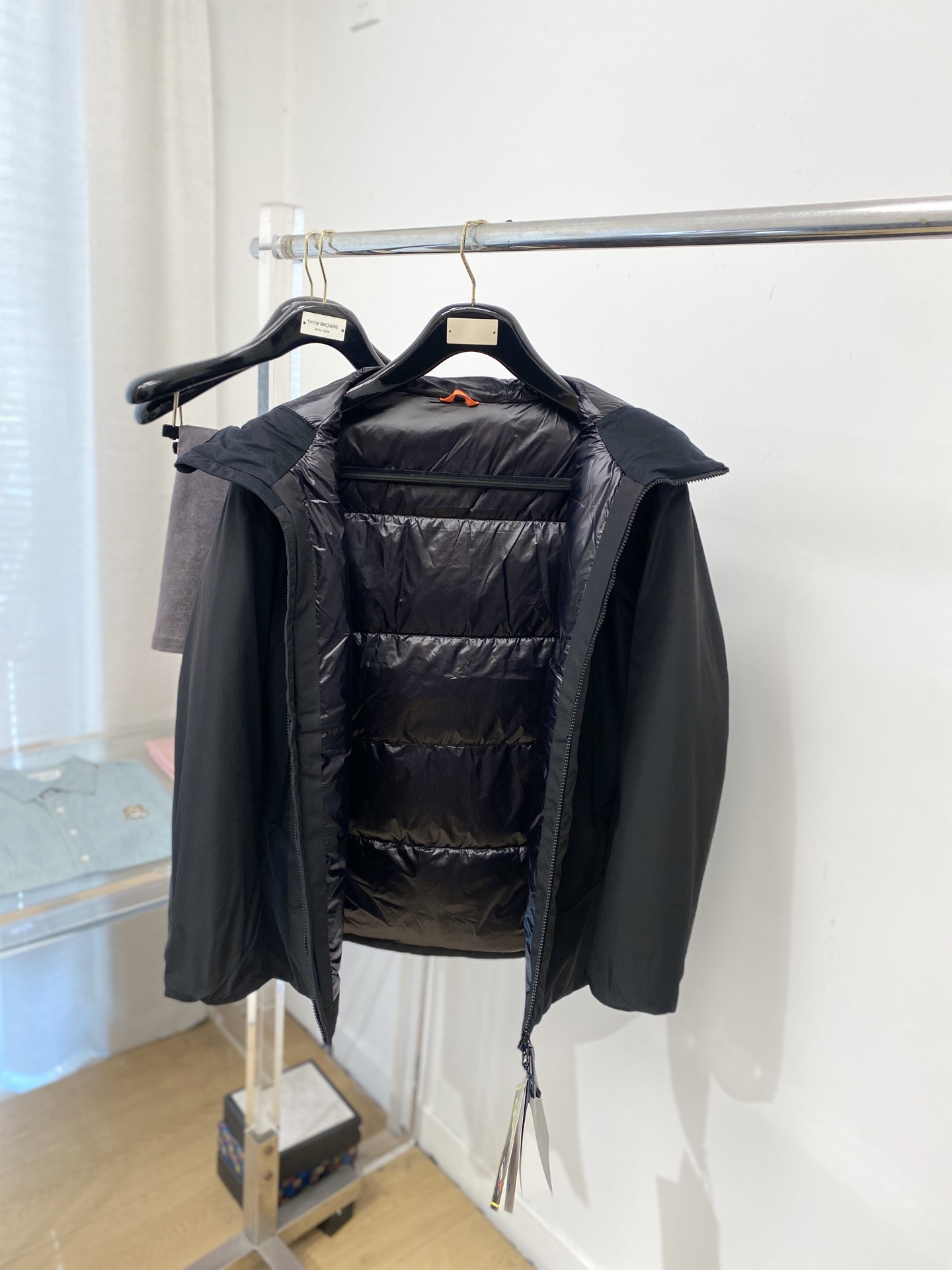 🌾退换始祖鸟、2025最新款男士轻薄羽绒服、面料柔软舒适 ．上身版型超赞 ．拉链．辅料都是客供 、进口面