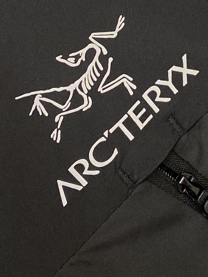 🌾退换始祖鸟、2025最新款男士轻薄羽绒服、面料柔软舒适 ．上身版型超赞 ．拉链．辅料都是客供 、进口面