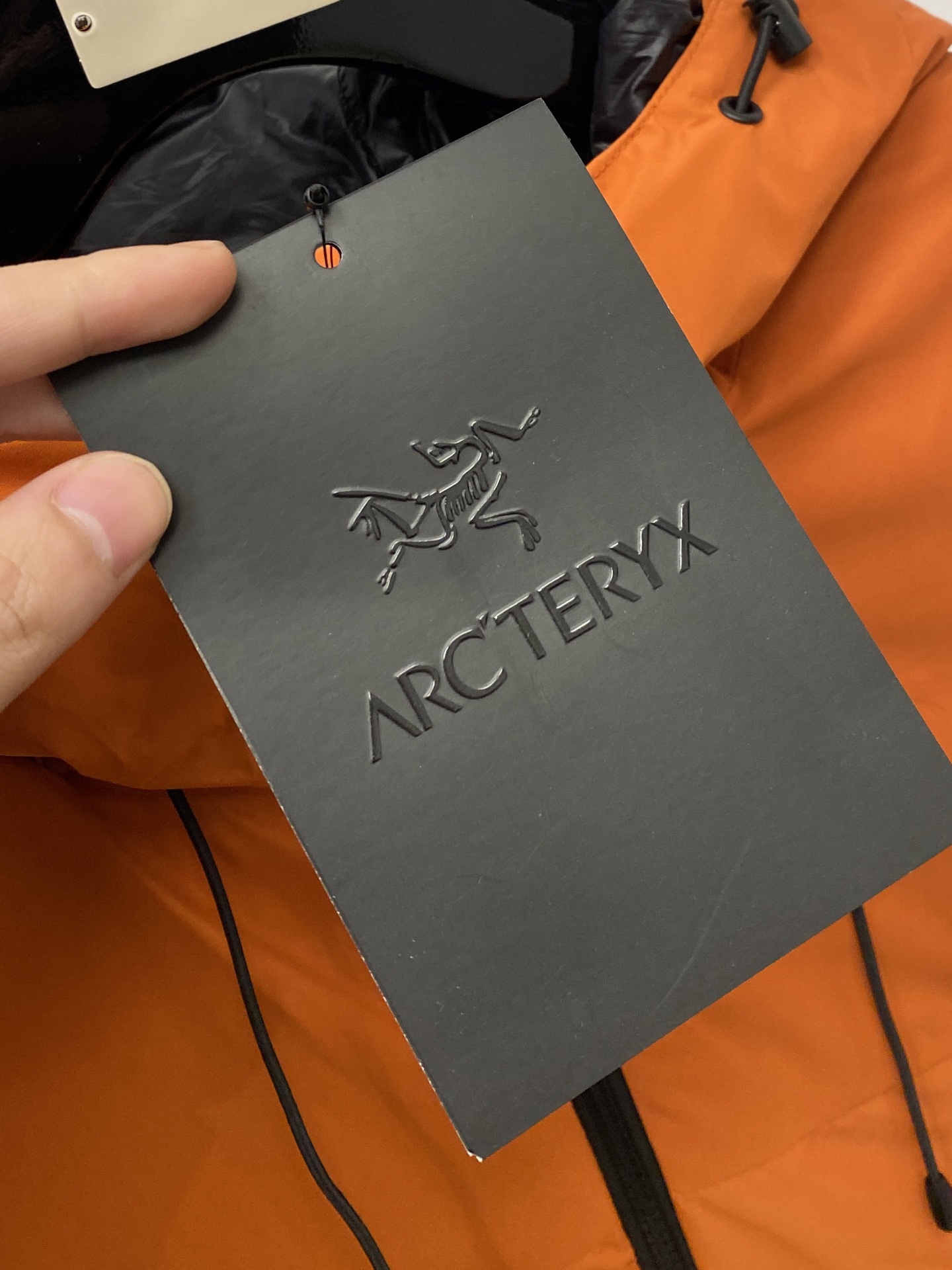 🌾退换始祖鸟、2025最新款男士轻薄羽绒服、面料柔软舒适 ．上身版型超赞 ．拉链．辅料都是客供 、进口面