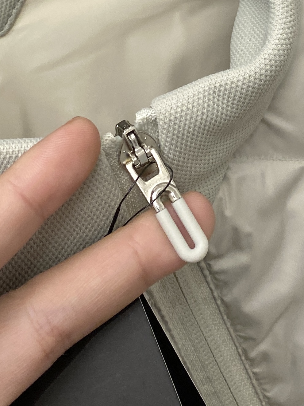 🌾退换DESCENTE迪桑特、2025最新款男士羽绒夹克、面料柔软舒适 ．上身版型超赞 ．拉链．辅料都是