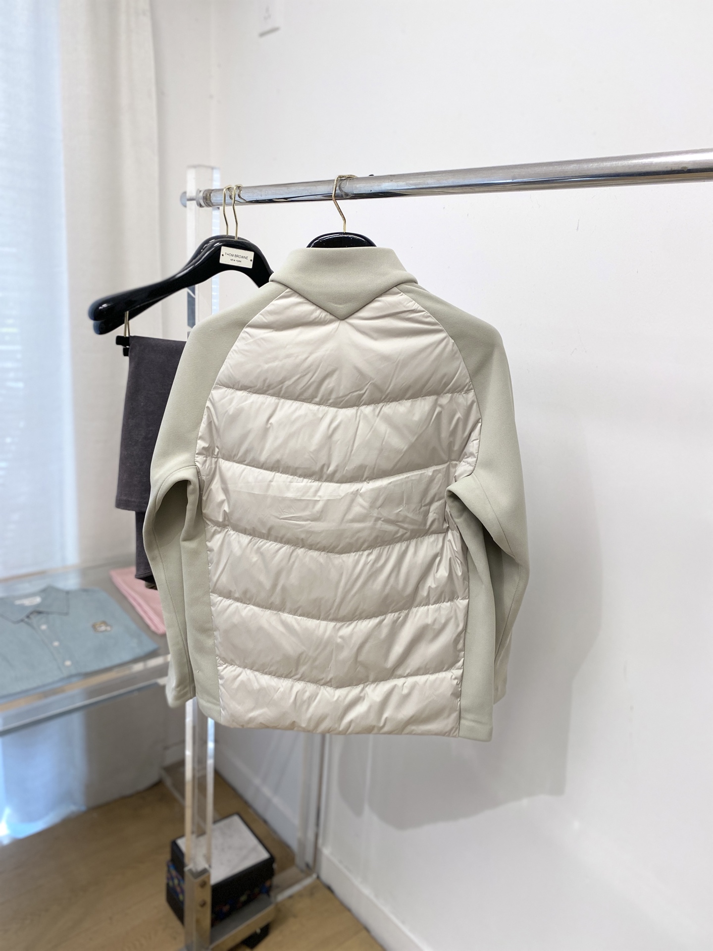 🌾退换DESCENTE迪桑特、2025最新款男士羽绒夹克、面料柔软舒适 ．上身版型超赞 ．拉链．辅料都是