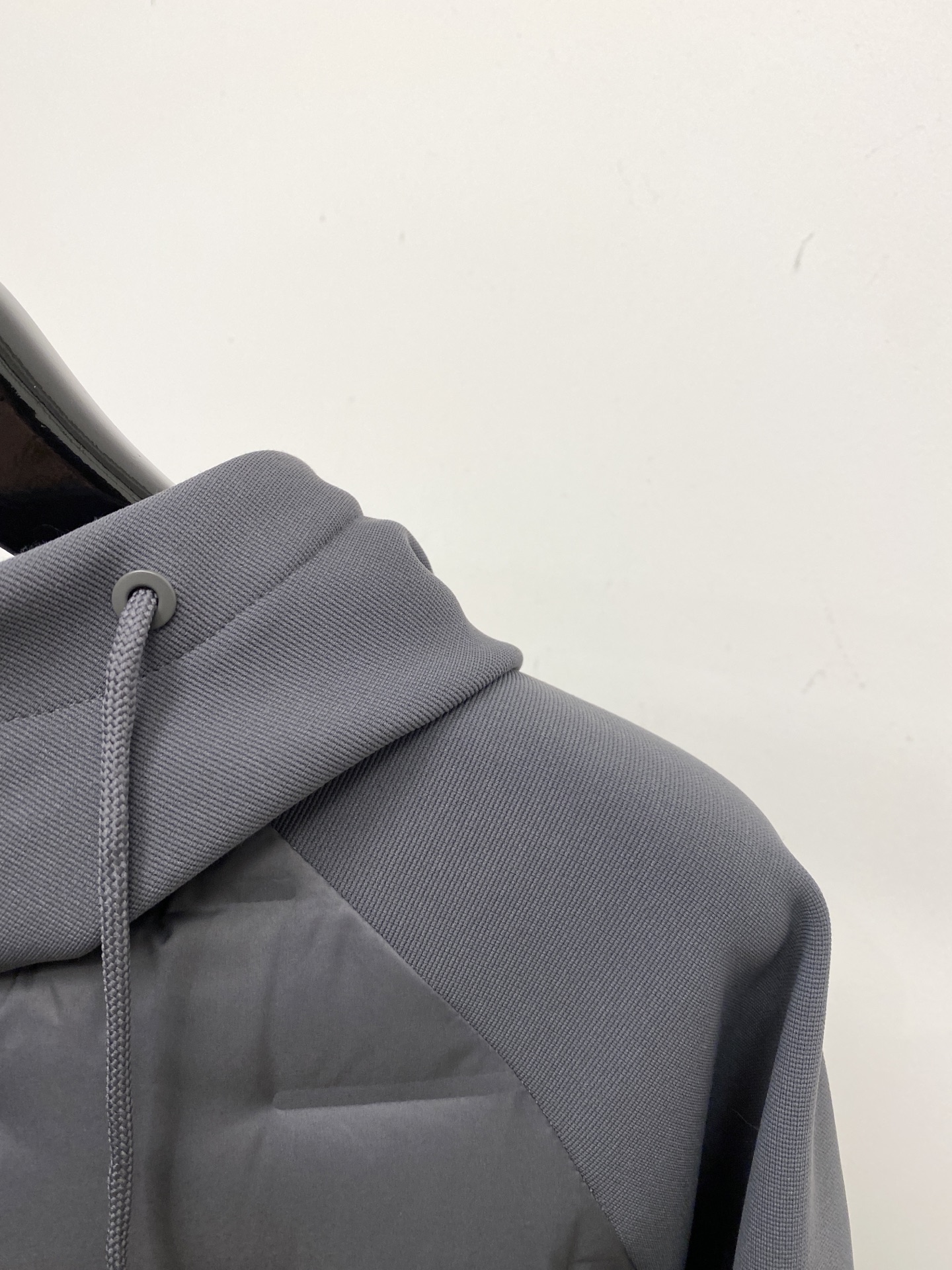 🌾退换DESCENTE迪桑特、2025最新款男士羽绒夹克、面料柔软舒适 ．上身版型超赞 ．拉链．辅料都是