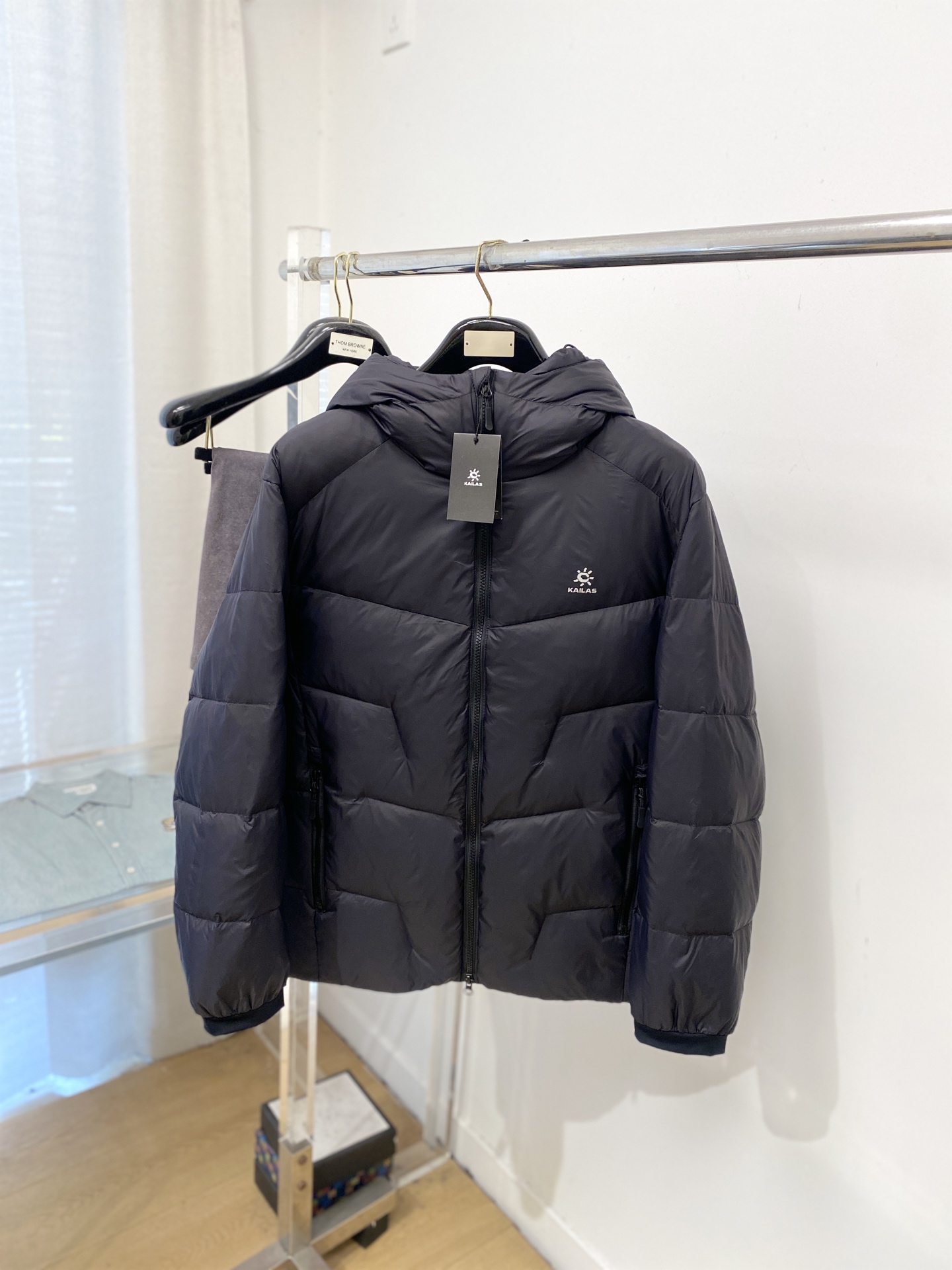 🌾退换KAILAS 时尚潮牌、2025最新款男士羽绒服、面料柔软舒适 ．上身版型超赞 ．拉链．辅料都是客