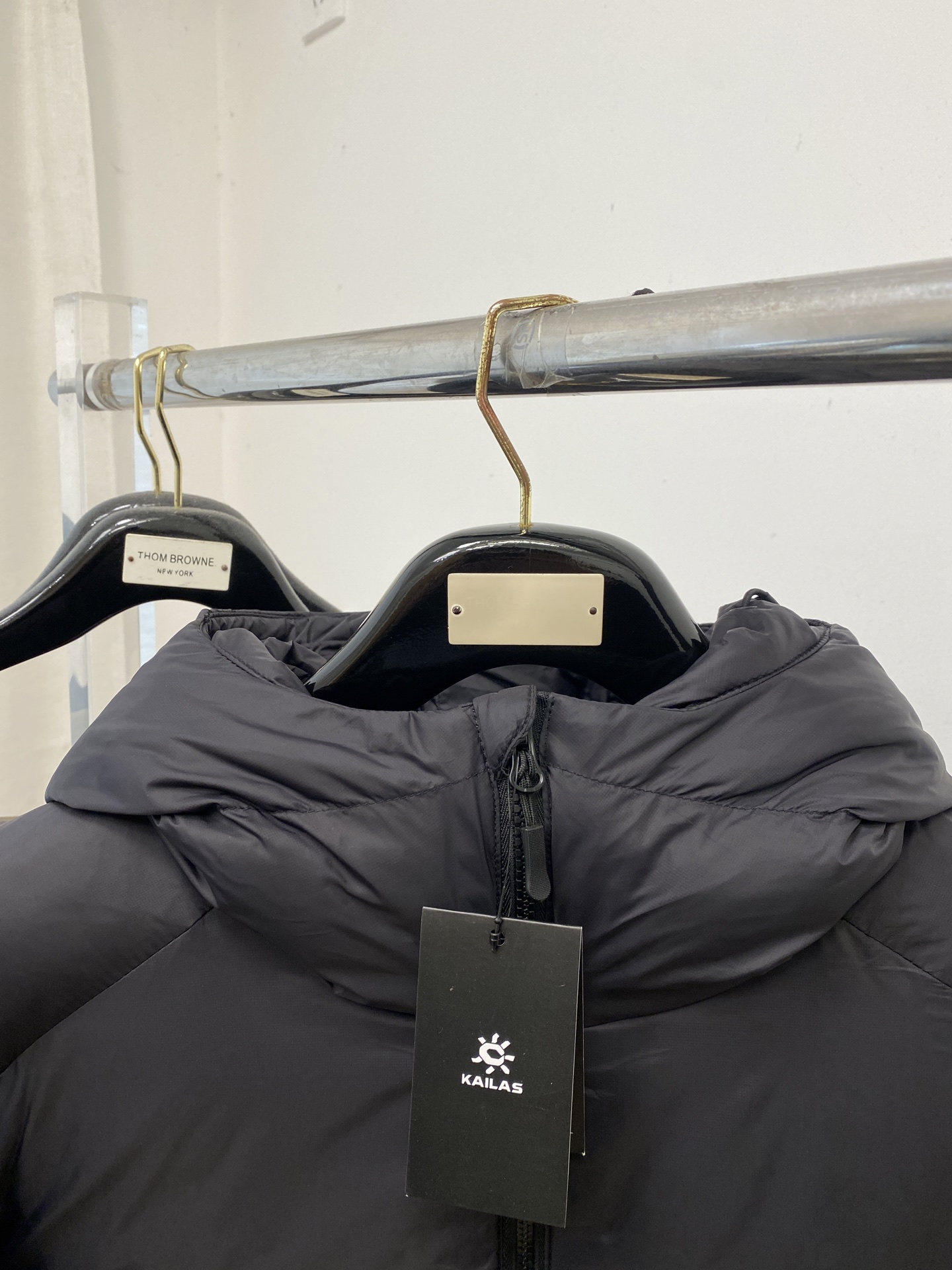 🌾退换KAILAS 时尚潮牌、2025最新款男士羽绒服、面料柔软舒适 ．上身版型超赞 ．拉链．辅料都是客