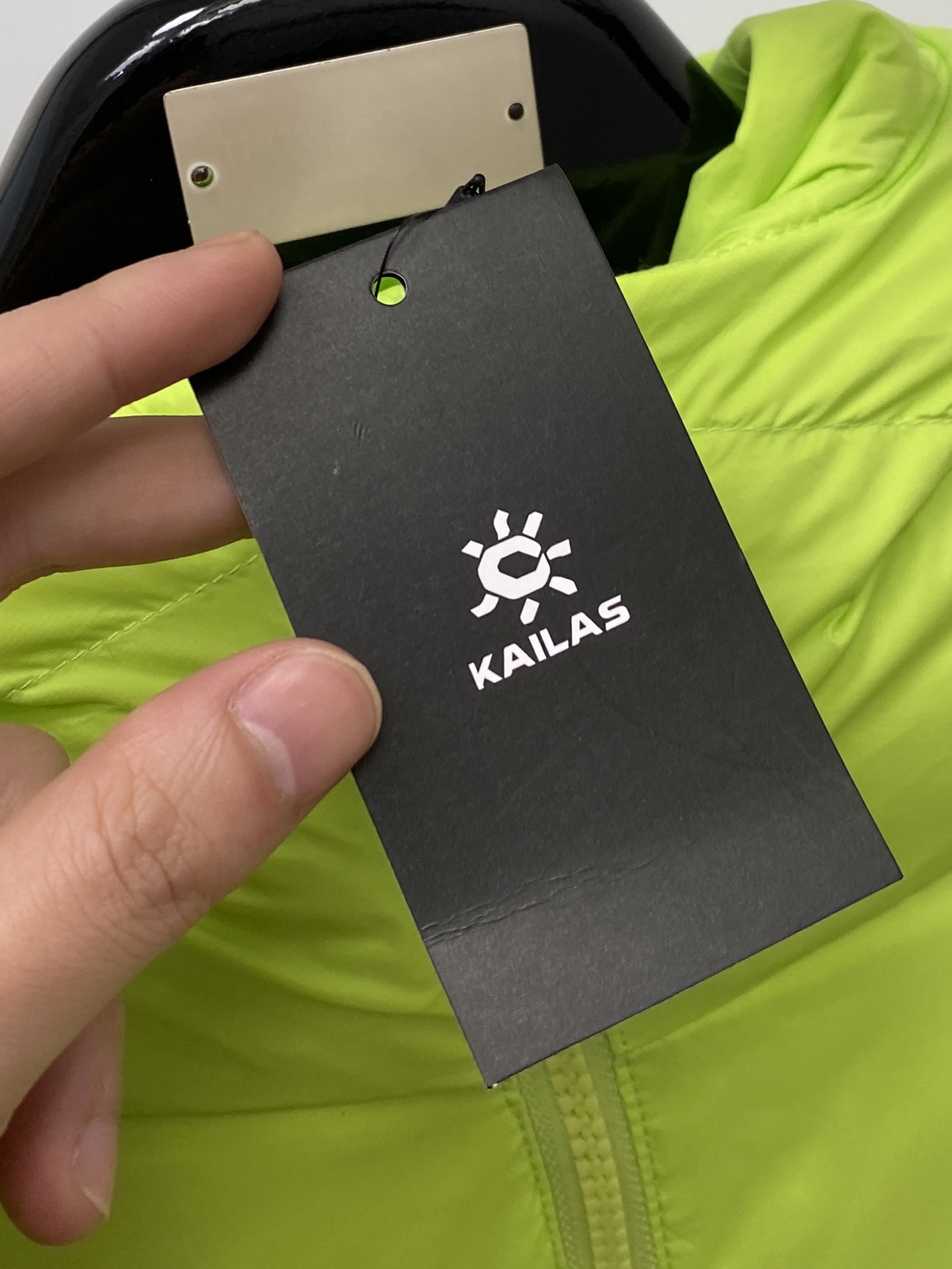 🌾退换、KAILAS 时尚潮牌、2025最新款男士羽绒服、面料柔软舒适 ．上身版型超赞 ．拉链．辅料都是