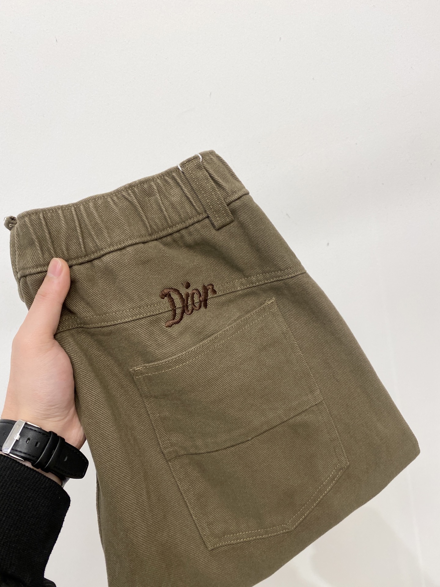 NO:691251,Dior, 2025 hot style casual jeans, high elasticity, slimming, simple and versatile, hot style, fine workmanship, every stitch can be seen attentive, favorite of many celebrities and Internet celebrities, elongating body proportions!  Slightly elastic ^_^Comfortable fabric Details body size 29-38, dior,jeans,19860909迪奥、2025爆款休闲牛仔裤 高弹显瘦必爆简约百搭爆款,做工精细,每一针都看得到用心,超多明星网红最爱 拉长身材比例哦！微弹 ^_^舒适面料 细节体码数29-38,,dior,jeans,,Men's clothing