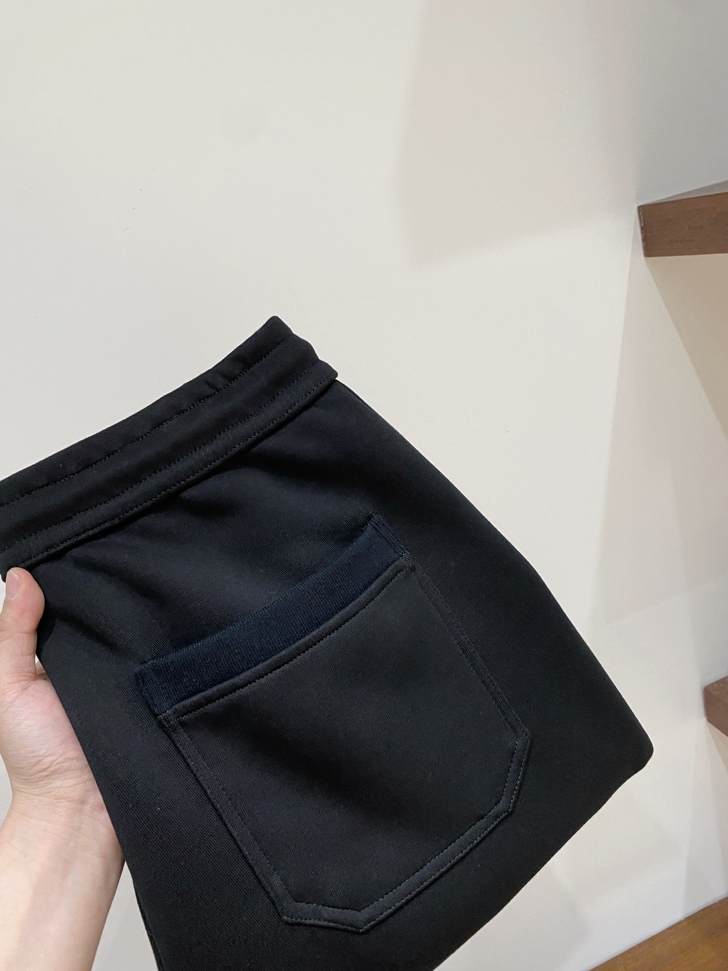 NO:690643,Burberry, 2025 popular casual pants, high elasticity, slimming, simple and versatile, popular style, fine workmanship, every stitch can be seen attentive, favorite of many celebrities and Internet celebrities, elongating body proportions!  Slightly elastic ^_^Comfortable fabric Details Body size M-4XL Buy now,,burberry,19860909巴宝莉、2025爆款休闲裤 高弹显瘦必爆简约百搭爆款,做工精细,每一针都看得到用心,超多明星网红最爱 拉长身材比例哦！微弹 ^_^舒适面料 细节体码数M-4XL 立即抢购,,burberry,,Men's clothing