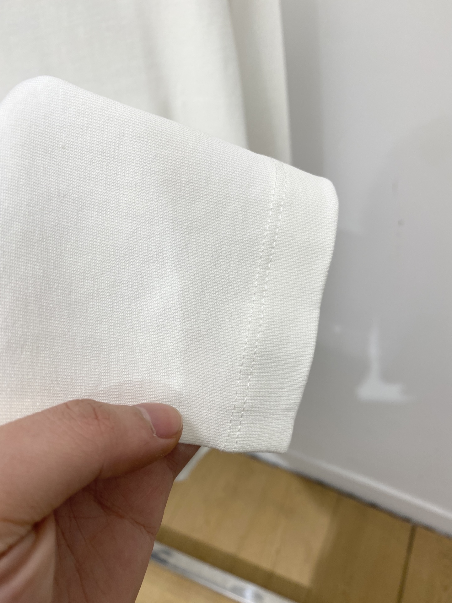 🌾退换蒙口、2025新品长袖卫衣，帅气时尚，胸前刺绣装饰图案logo，简约百搭款。面料棉 不仅挺括，保持