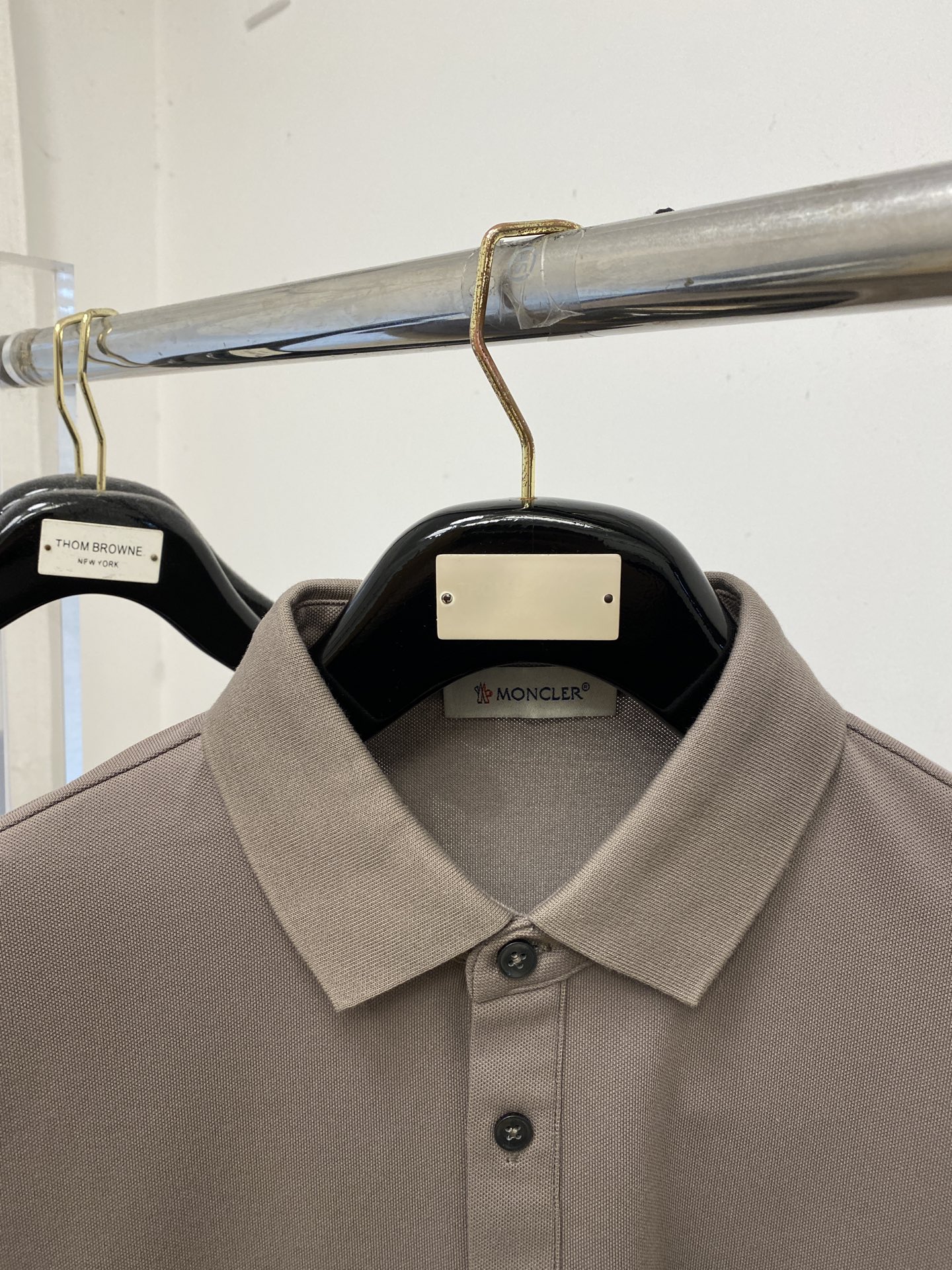 🌾退换蒙口、2025新品长袖，帅气时尚，胸前刺绣装饰图案logo，简约百搭款。面料棉 不仅挺括，保持潮流