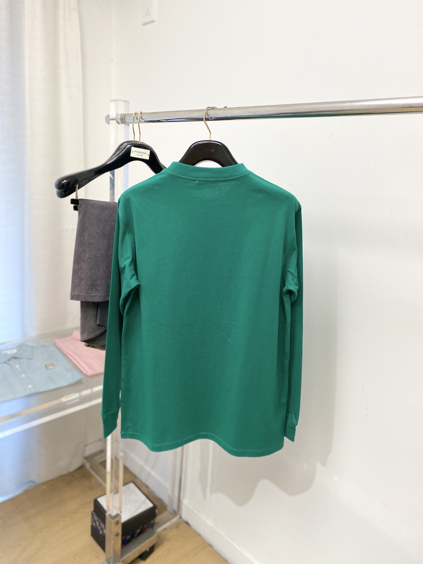 🌾退换蒙口、2025新品长袖卫衣，帅气时尚，胸前刺绣装饰图案logo，简约百搭款。面料棉 不仅挺括，保持