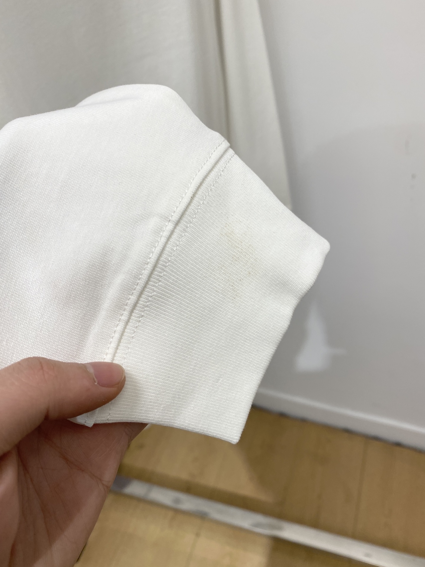 🌾退换蒙口、2025新品长袖卫衣，帅气时尚，胸前刺绣装饰图案logo，简约百搭款。面料棉 不仅挺括，保持