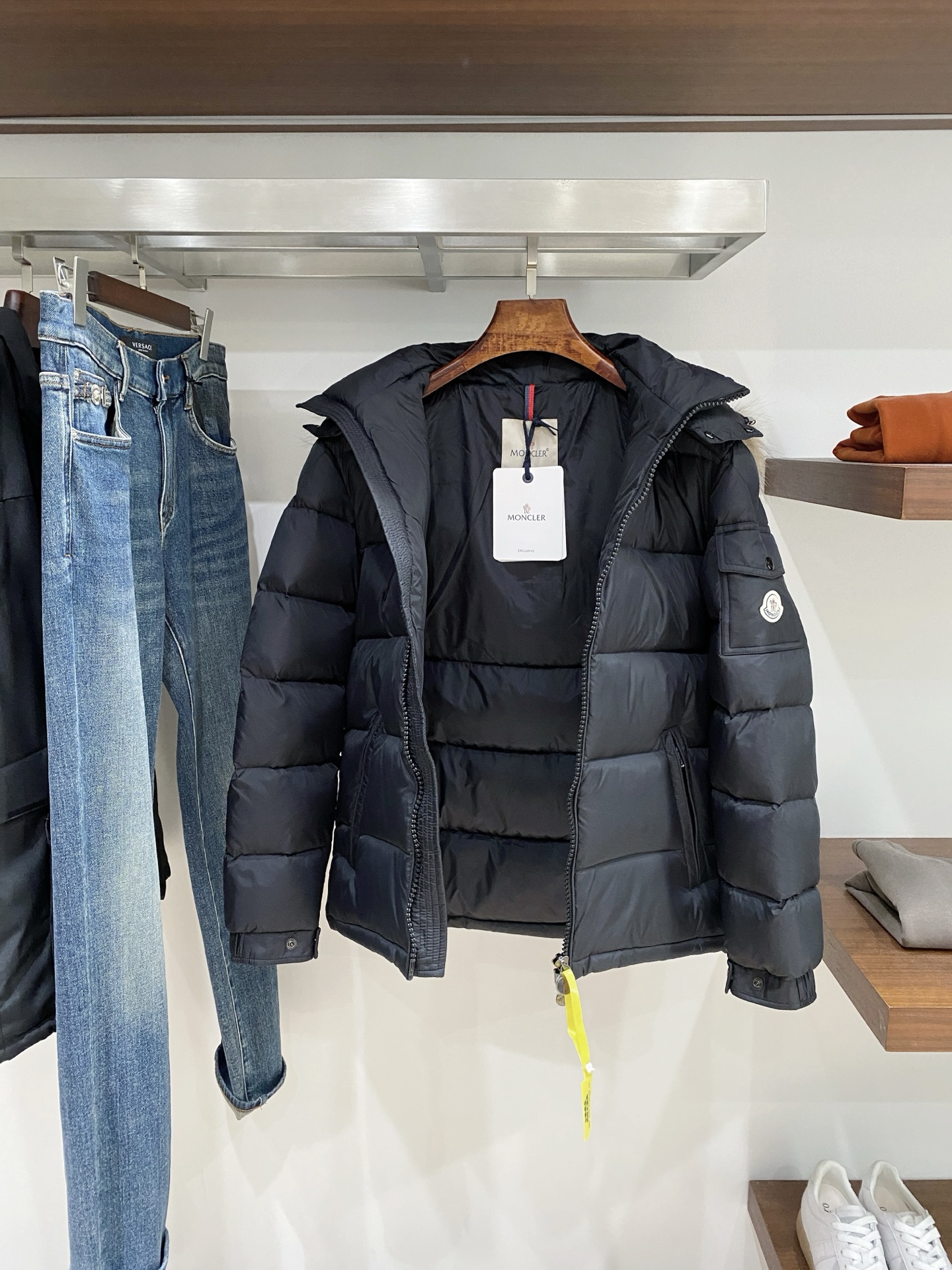 蒙口、2025最新款男士羽绒服、面料柔软舒适 ．上身版型超赞 ．拉链．辅料都是客供 、进口面料，轻便舒适