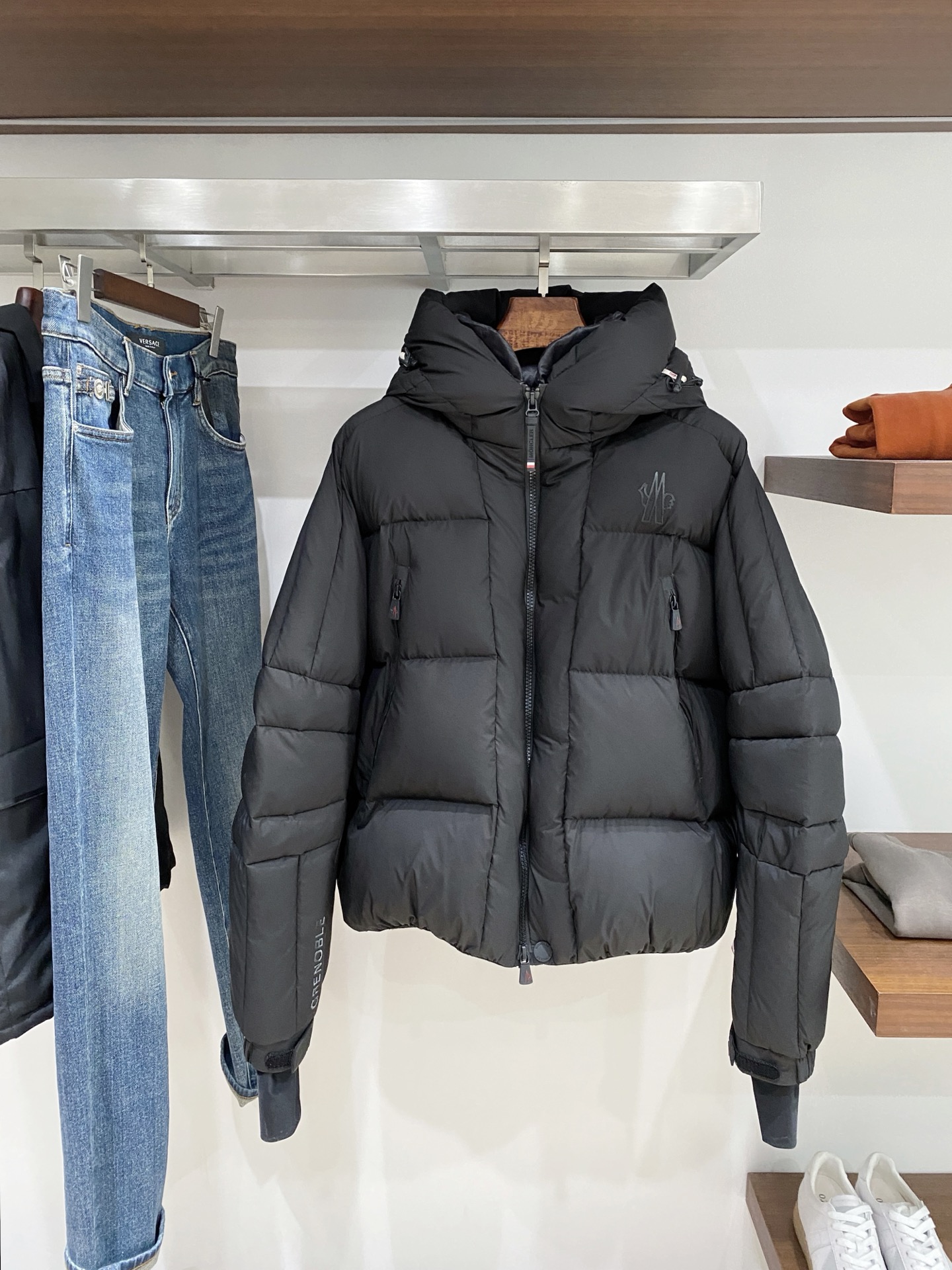 蒙口、2025最新款男士羽绒服、面料柔软舒适 ．上身版型超赞 ．拉链．辅料都是客供 、进口面料，轻便舒适