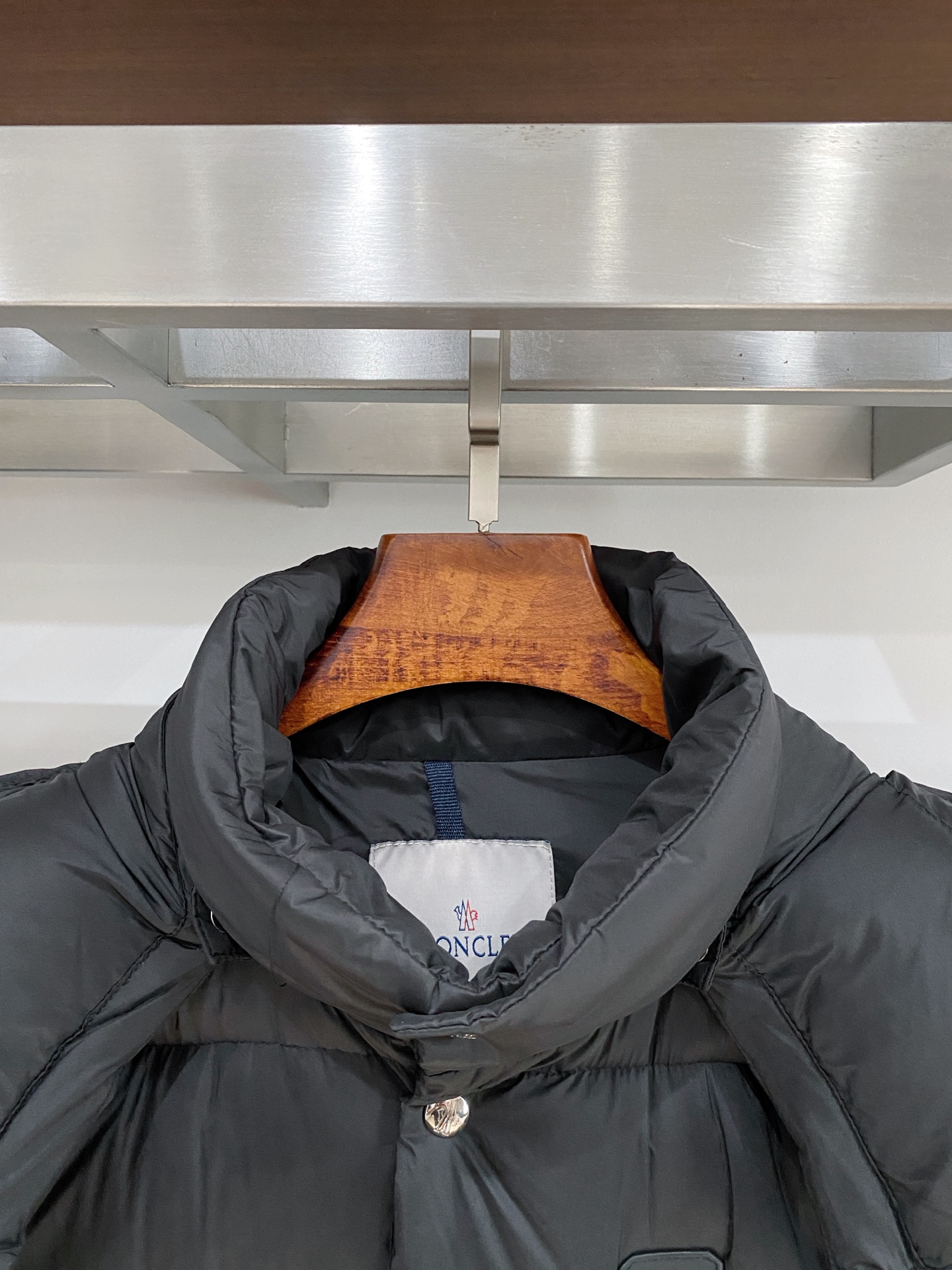 蒙口、2025最新款男士羽绒服、面料柔软舒适 ．上身版型超赞 ．拉链．辅料都是客供 、进口面料，轻便舒适