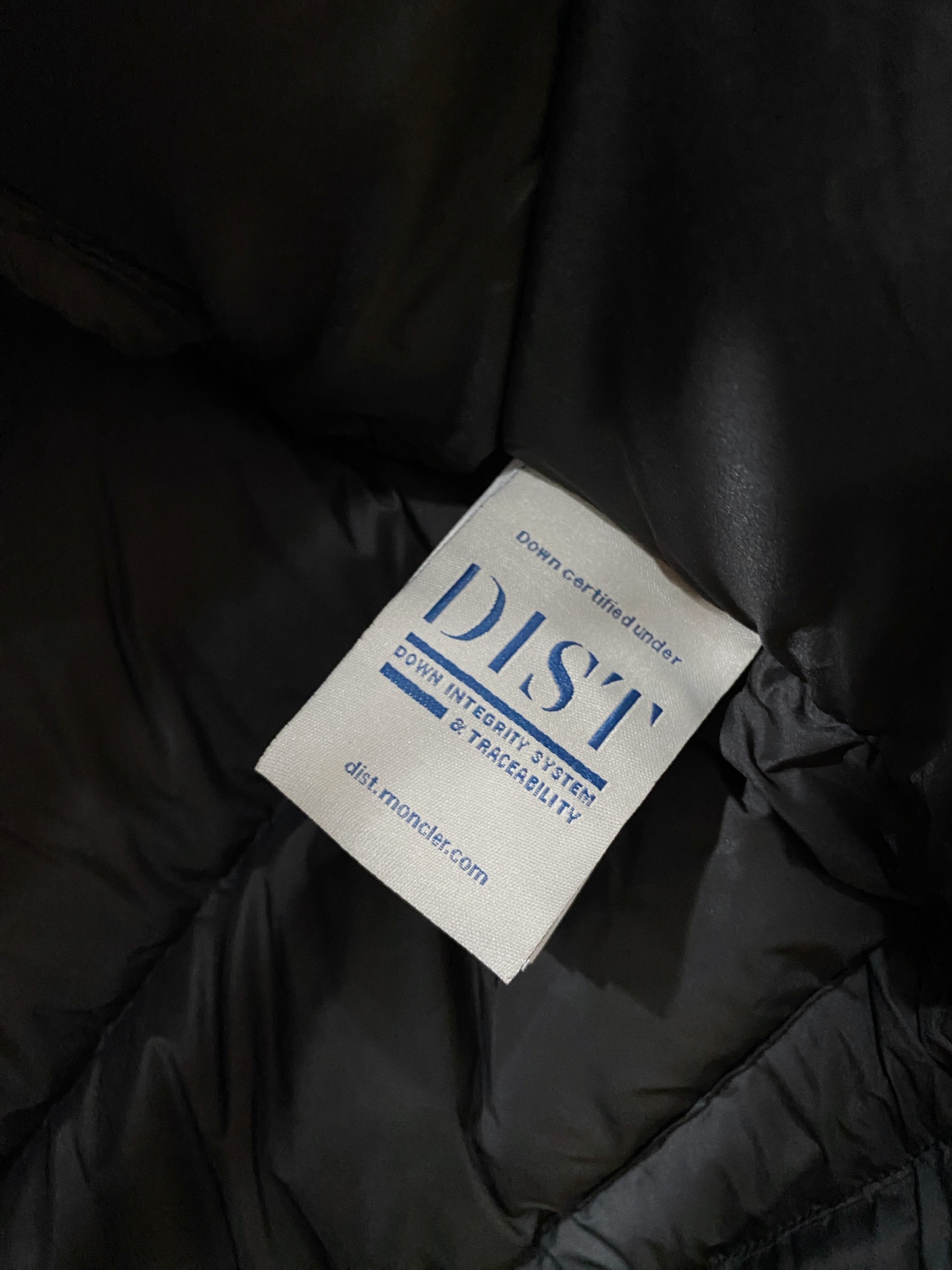 蒙口、2025最新款男士羽绒服、面料柔软舒适 ．上身版型超赞 ．拉链．辅料都是客供 、进口面料，轻便舒适