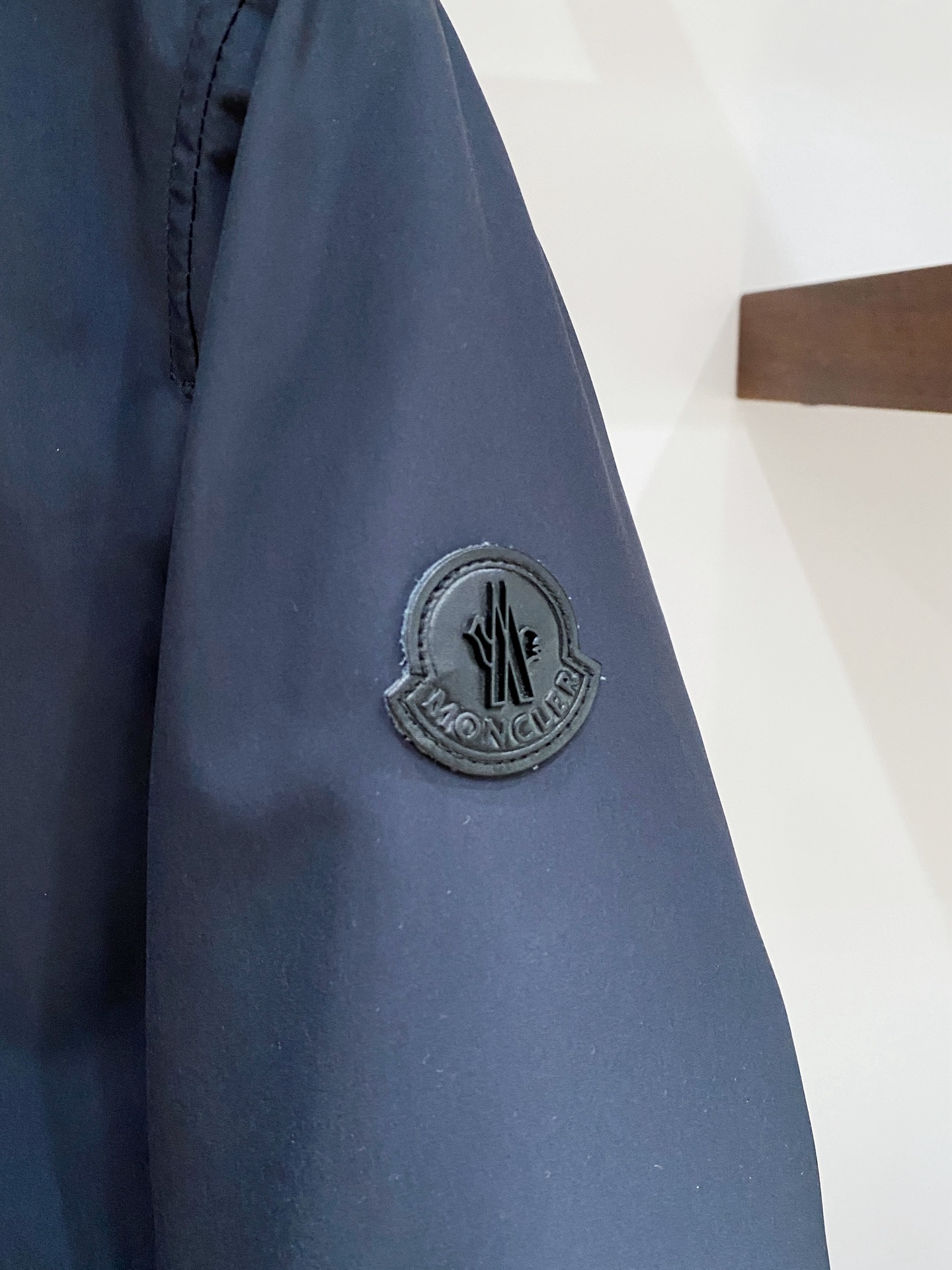 蒙口、2025最新款中长款男士羽绒服、面料柔软舒适 ．上身版型超赞 ．拉链．辅料都是客供 、进口面料，轻