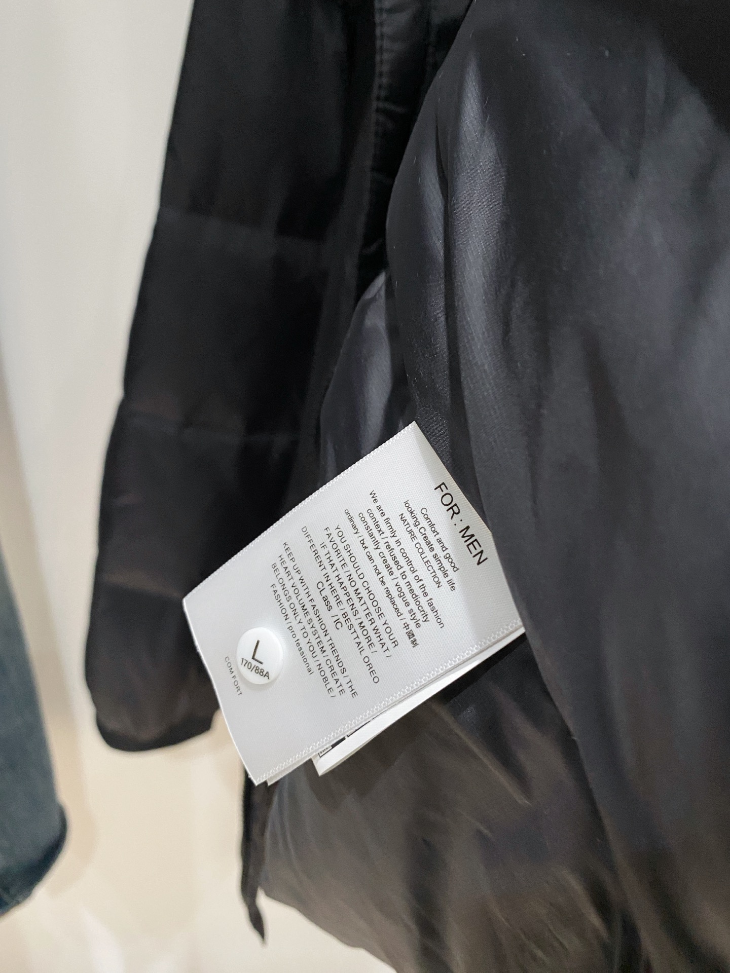 支持年后退换！KAILAS 时尚潮牌、2025最新款男士羽绒服、面料柔软舒适 ．上身版型超赞 ．拉链．辅