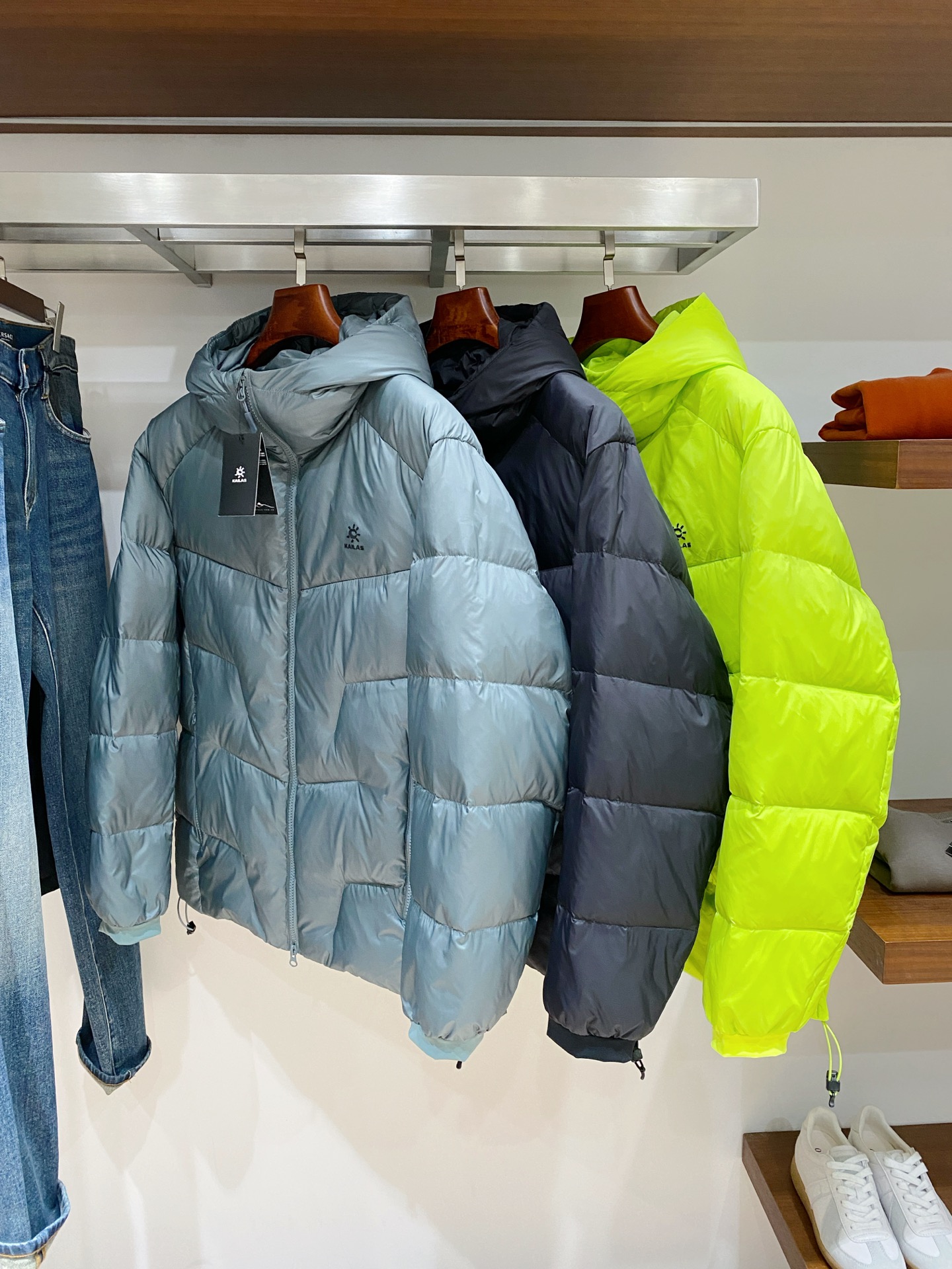 支持年后退换！KAILAS 时尚潮牌、2025最新款男士羽绒服、面料柔软舒适 ．上身版型超赞 ．拉链．辅