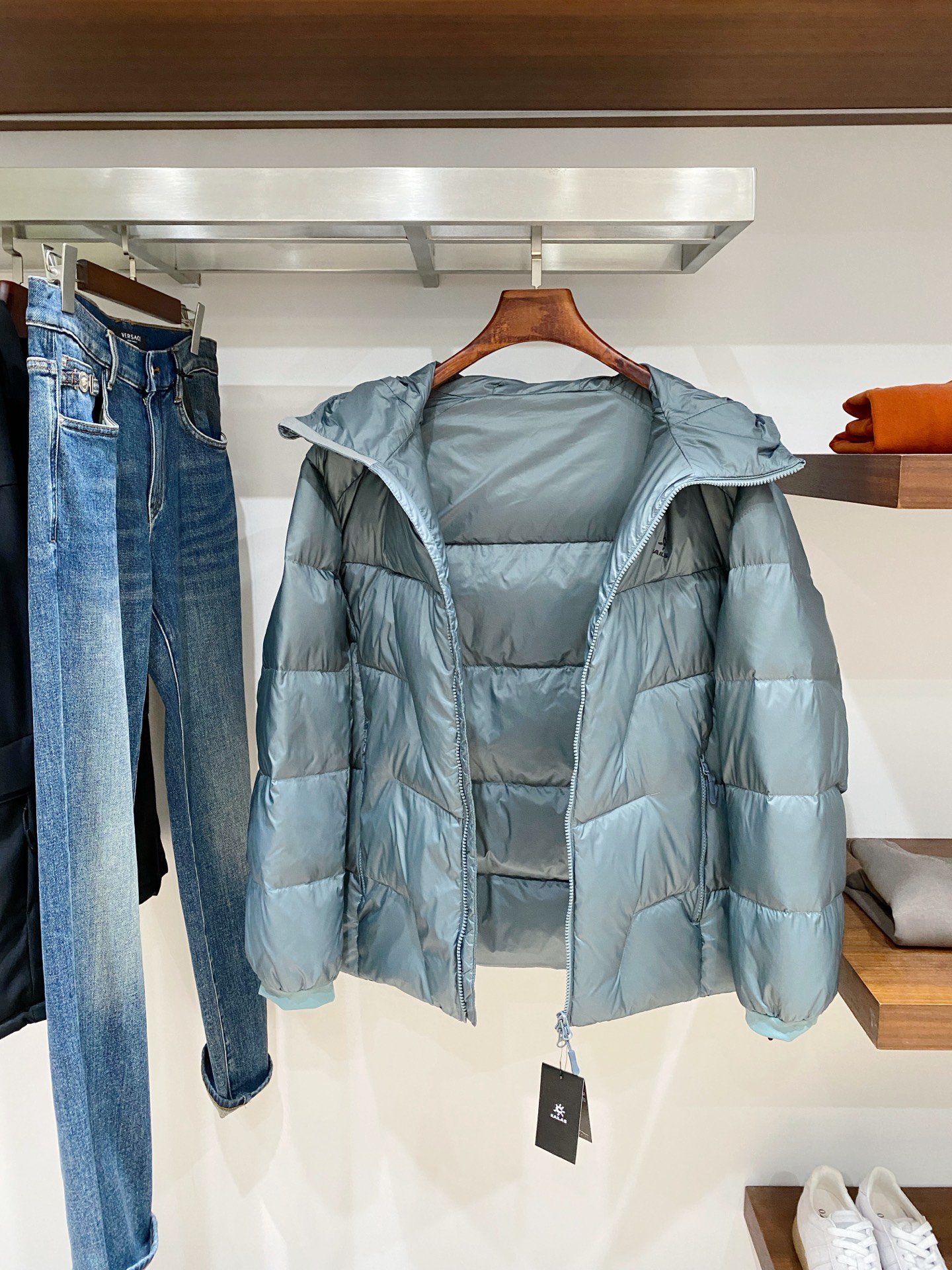 支持年后退换！KAILAS 时尚潮牌、2025最新款男士羽绒服、面料柔软舒适 ．上身版型超赞 ．拉链．辅