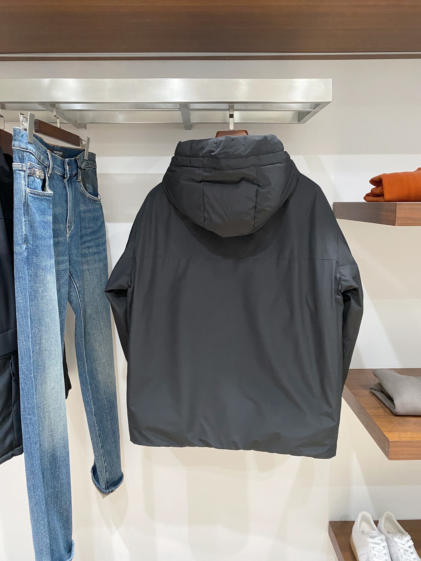 支持年后退换！始祖鸟、2025最新款男士轻薄羽绒服、面料柔软舒适 ．上身版型超赞 ．拉链．辅料都是客供 