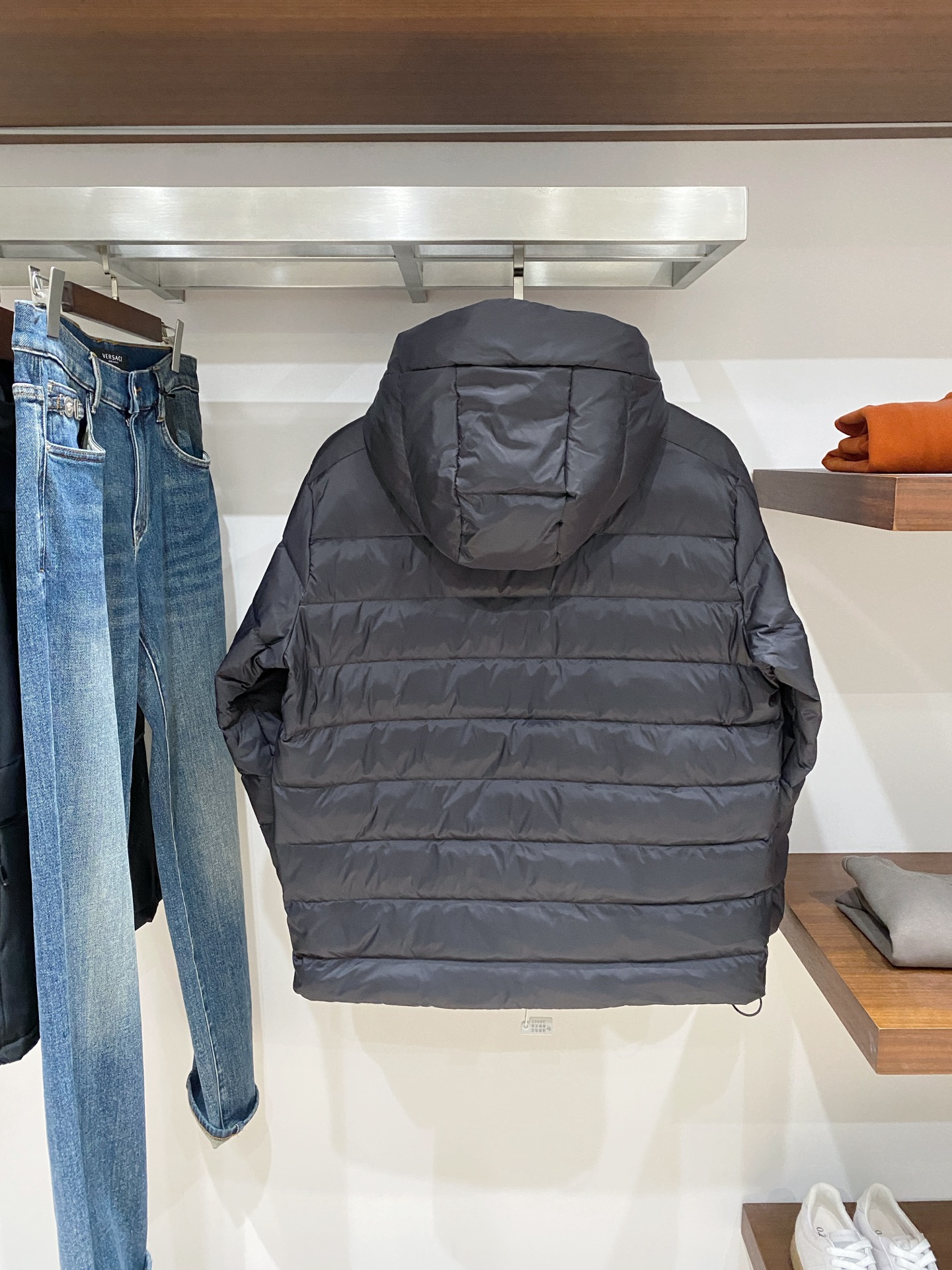 支持年后退换！始祖鸟、2025最新款男士轻薄羽绒服、面料柔软舒适 ．上身版型超赞 ．拉链．辅料都是客供 