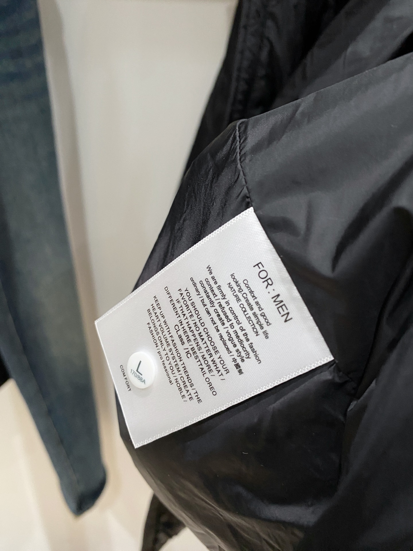 支持年后退换！始祖鸟、2025最新款男士轻薄羽绒服、面料柔软舒适 ．上身版型超赞 ．拉链．辅料都是客供 