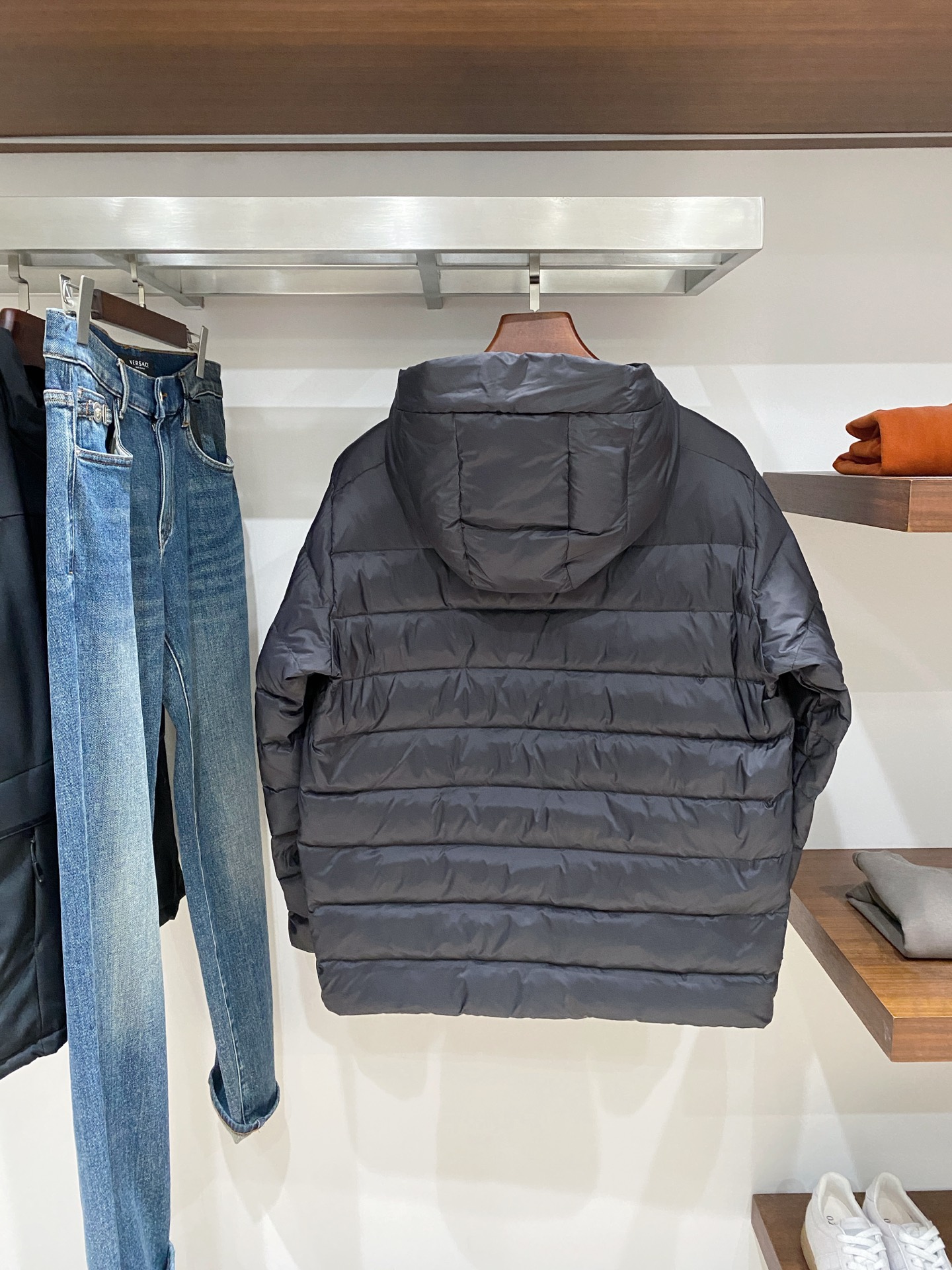 支持年后退换！始祖鸟、2025最新款男士轻薄羽绒服、面料柔软舒适 ．上身版型超赞 ．拉链．辅料都是客供 