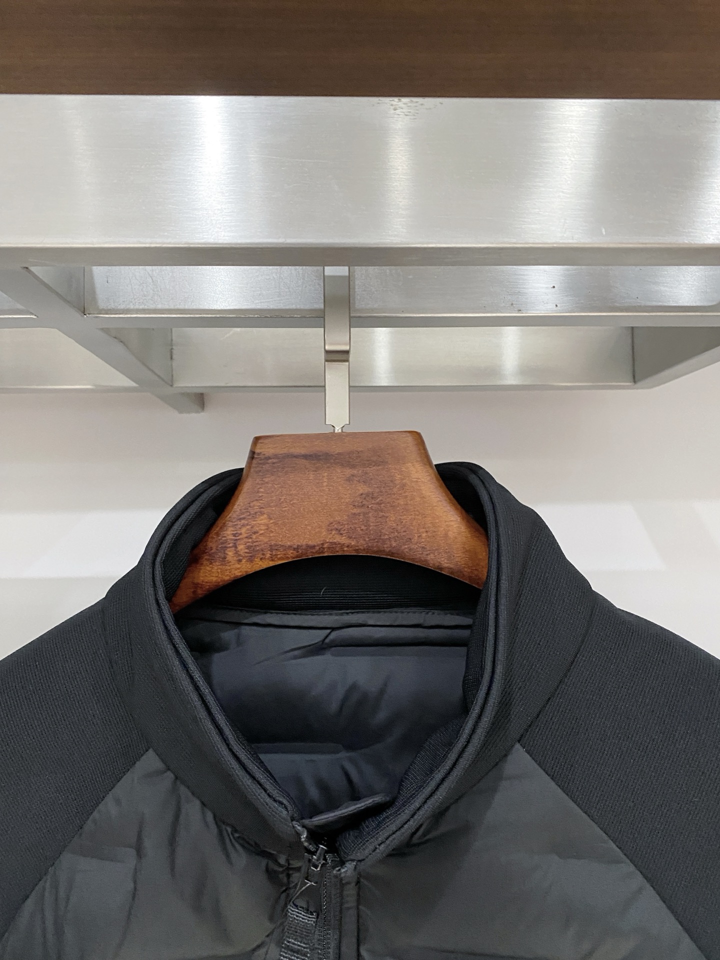 支持年后退换！DESCENTE迪桑特、2025最新款男士羽绒夹克、面料柔软舒适 ．上身版型超赞 ．拉链．