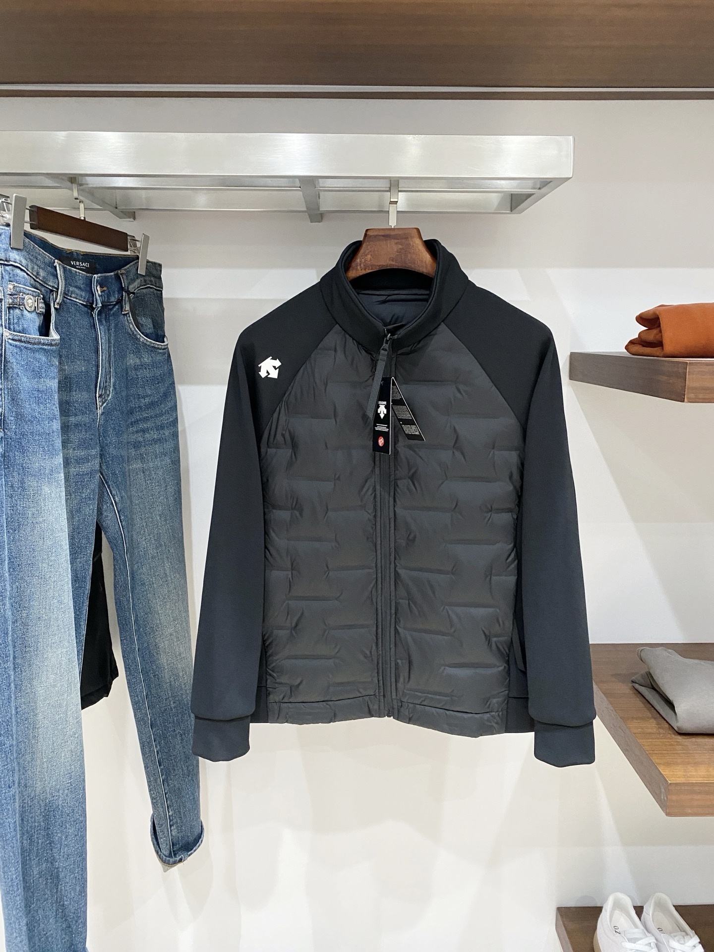 支持年后退换！DESCENTE迪桑特、2025最新款男士羽绒夹克、面料柔软舒适 ．上身版型超赞 ．拉链．